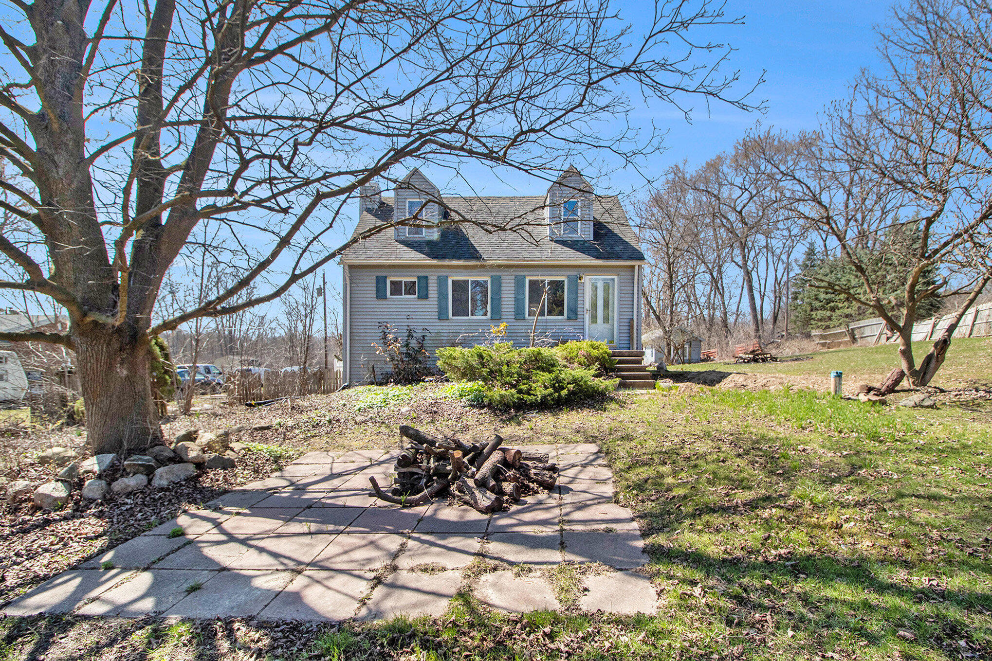 28391 Rollcrest Road Property Photo 1
