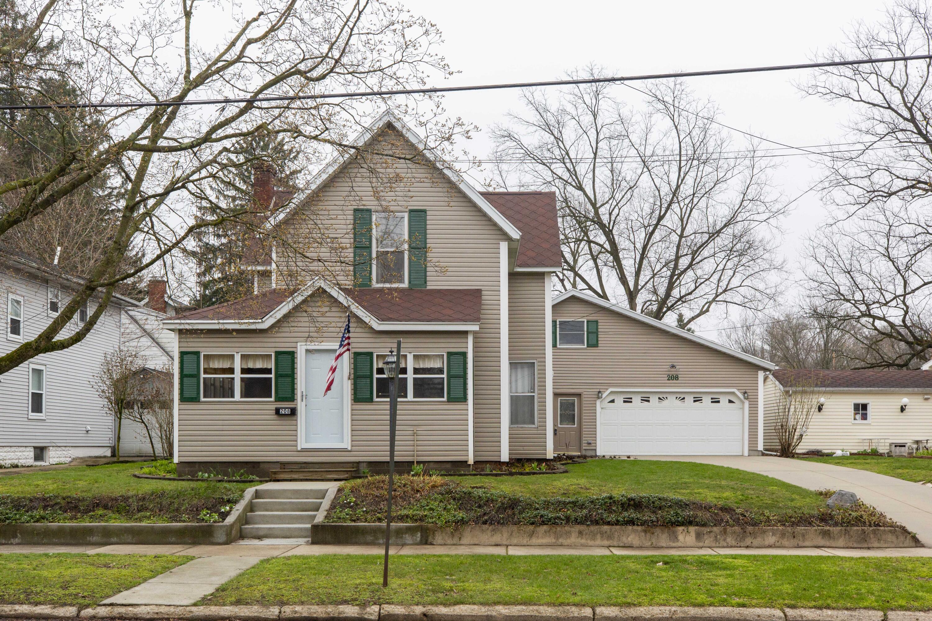 208 N Lincoln Avenue Property Photo