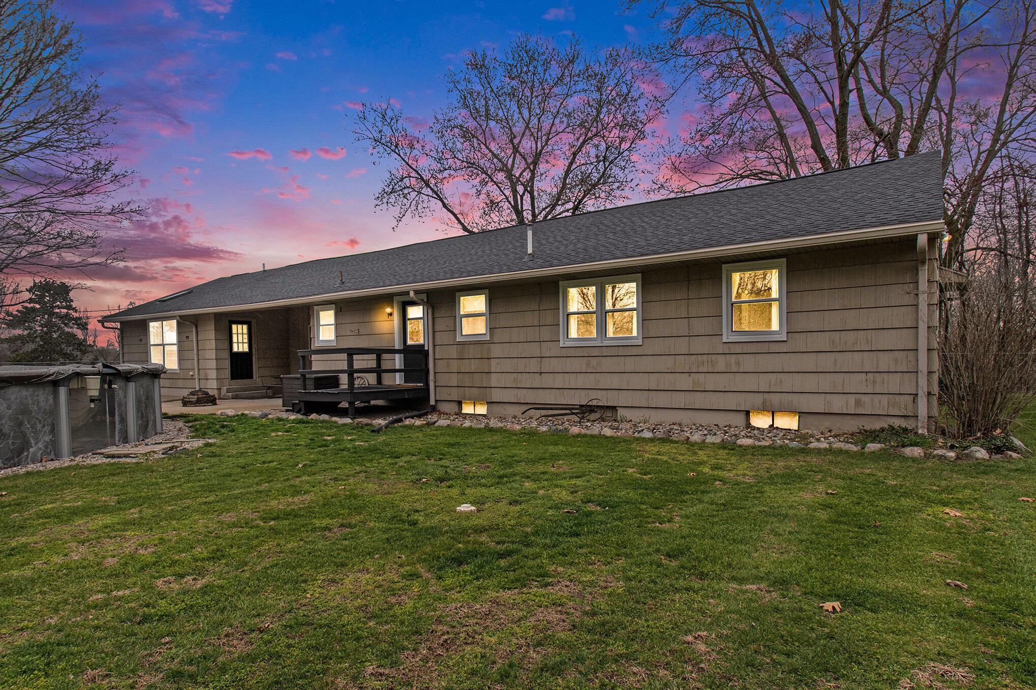 2567 Gilbert Avenue Property Photo