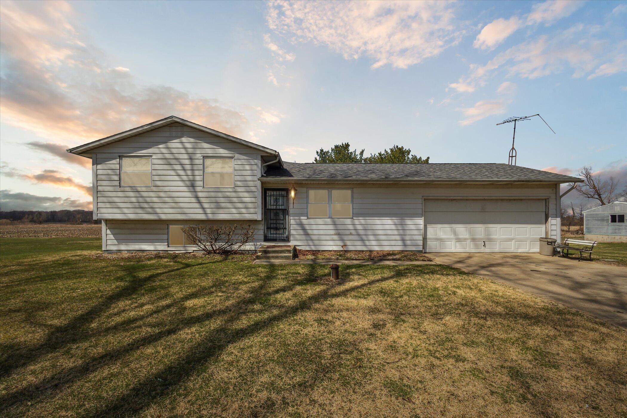 4935 Curran Road Property Photo
