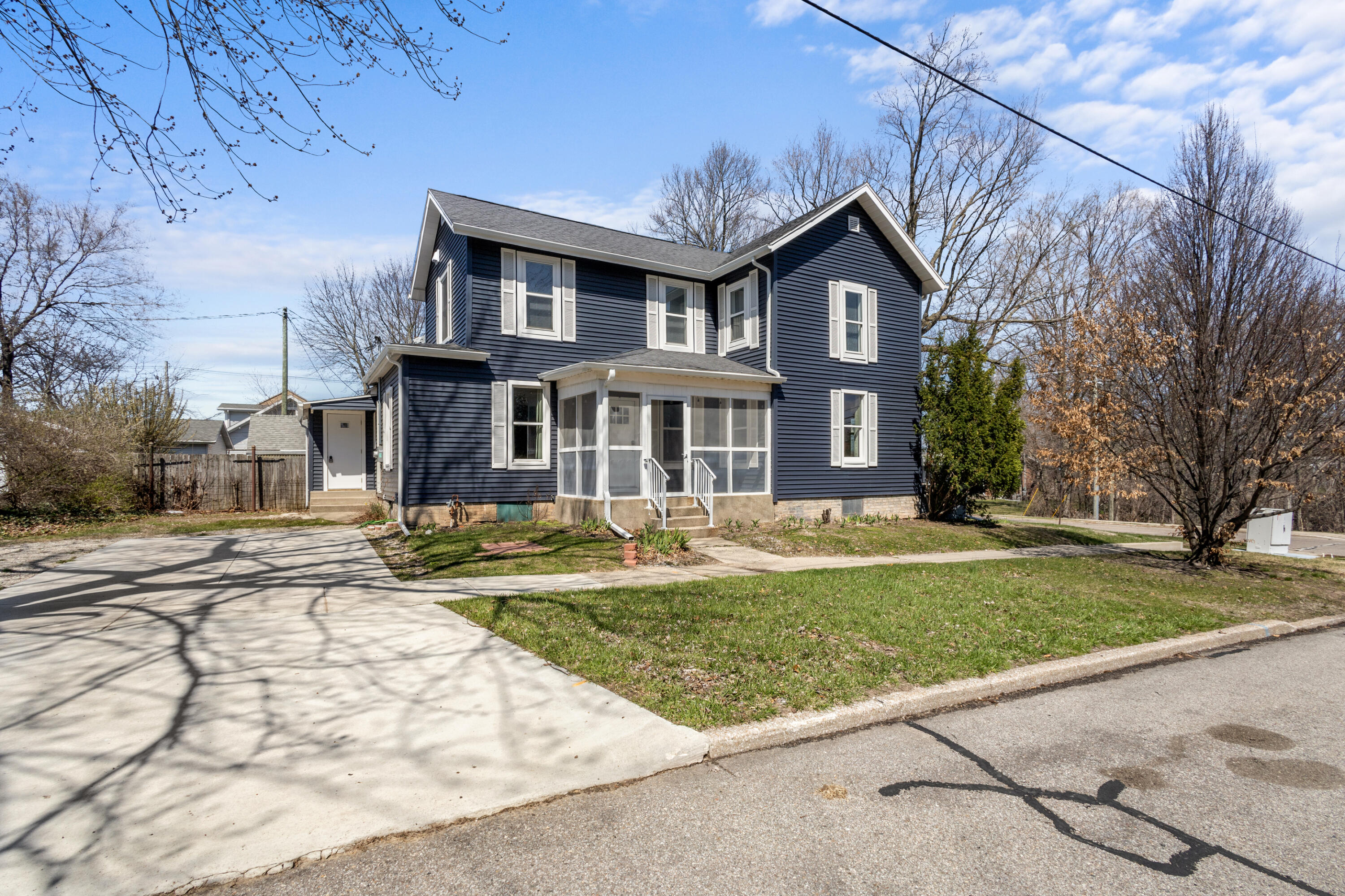 416 Center Street Property Photo