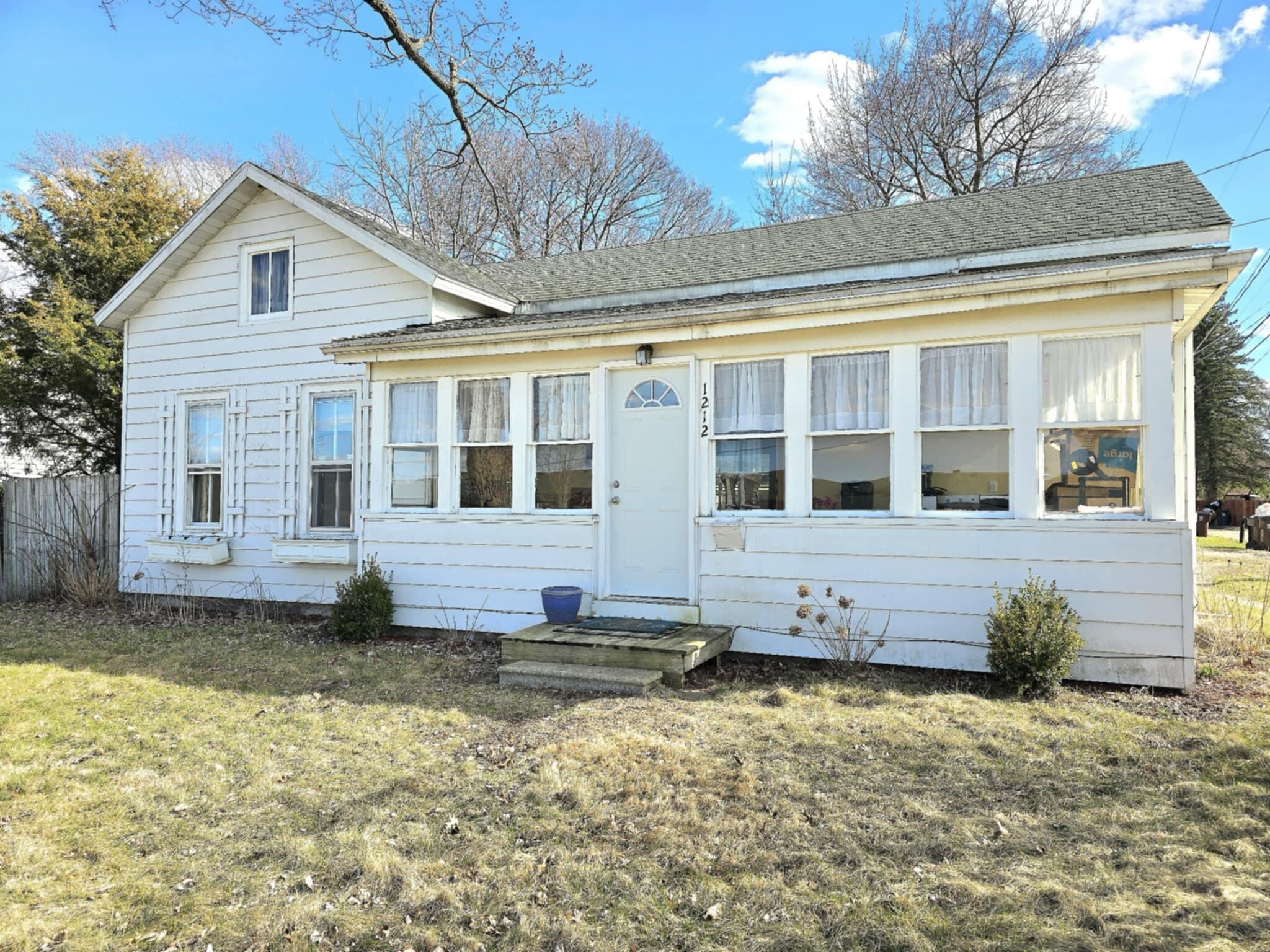 1212 Maple Street Property Photo