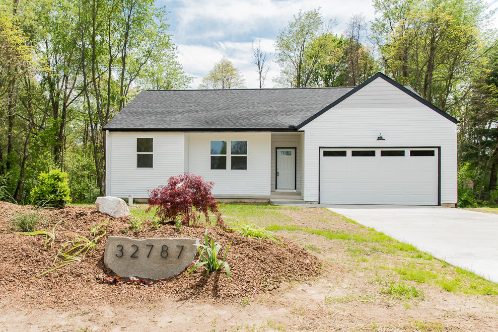 32787 Bradeen Avenue Property Photo