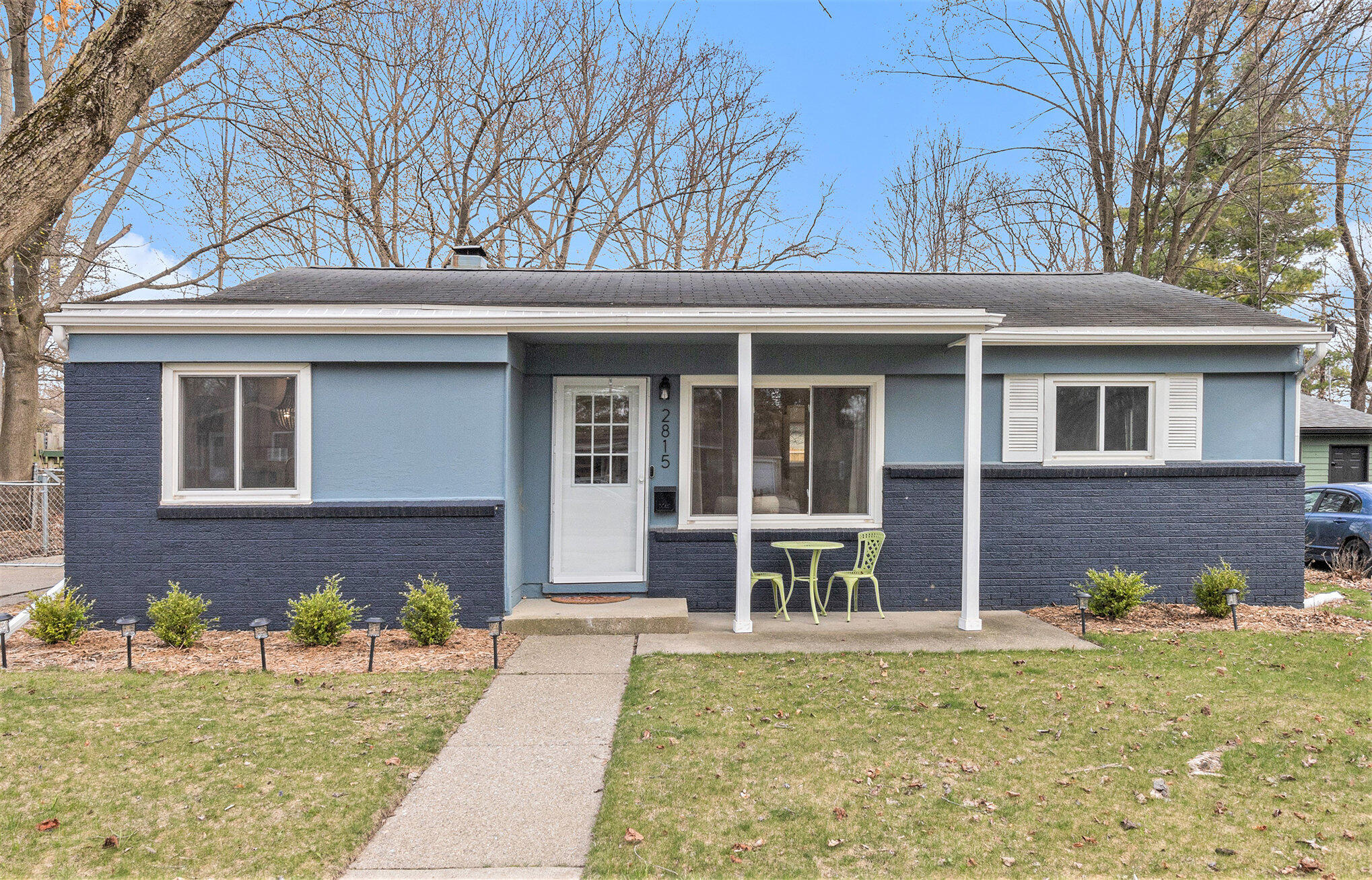 2815 Beacon Hill Property Photo 1