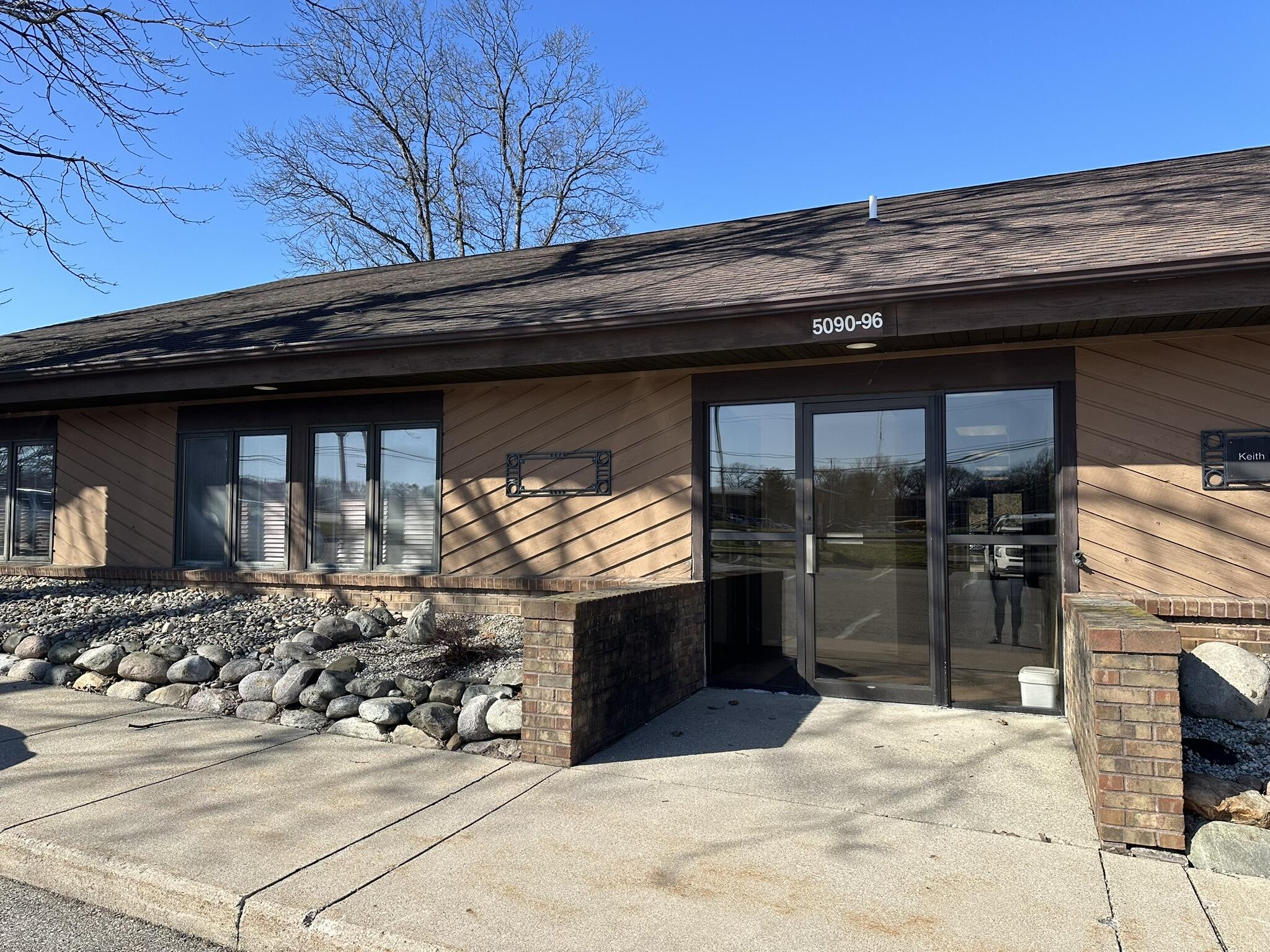 5094 Lovers Lane, Suite A Property Photo