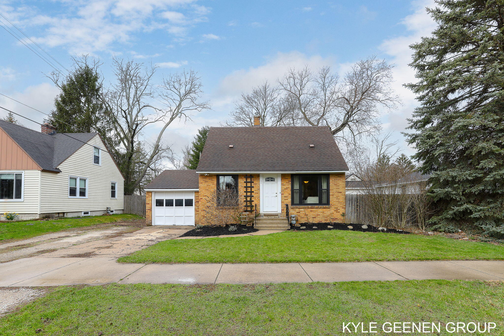 948 Columbia Avenue Property Photo
