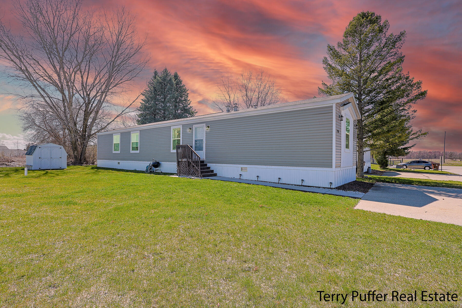 1230 Beaver Dam Drive Ne Property Photo