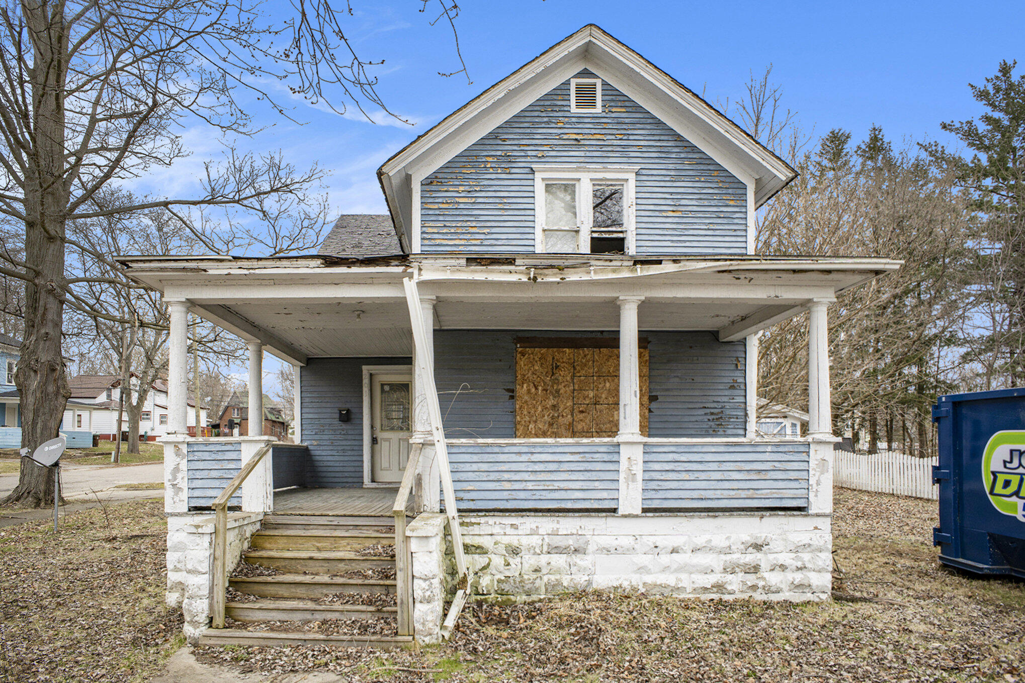 201 E Chestnut Street Property Photo