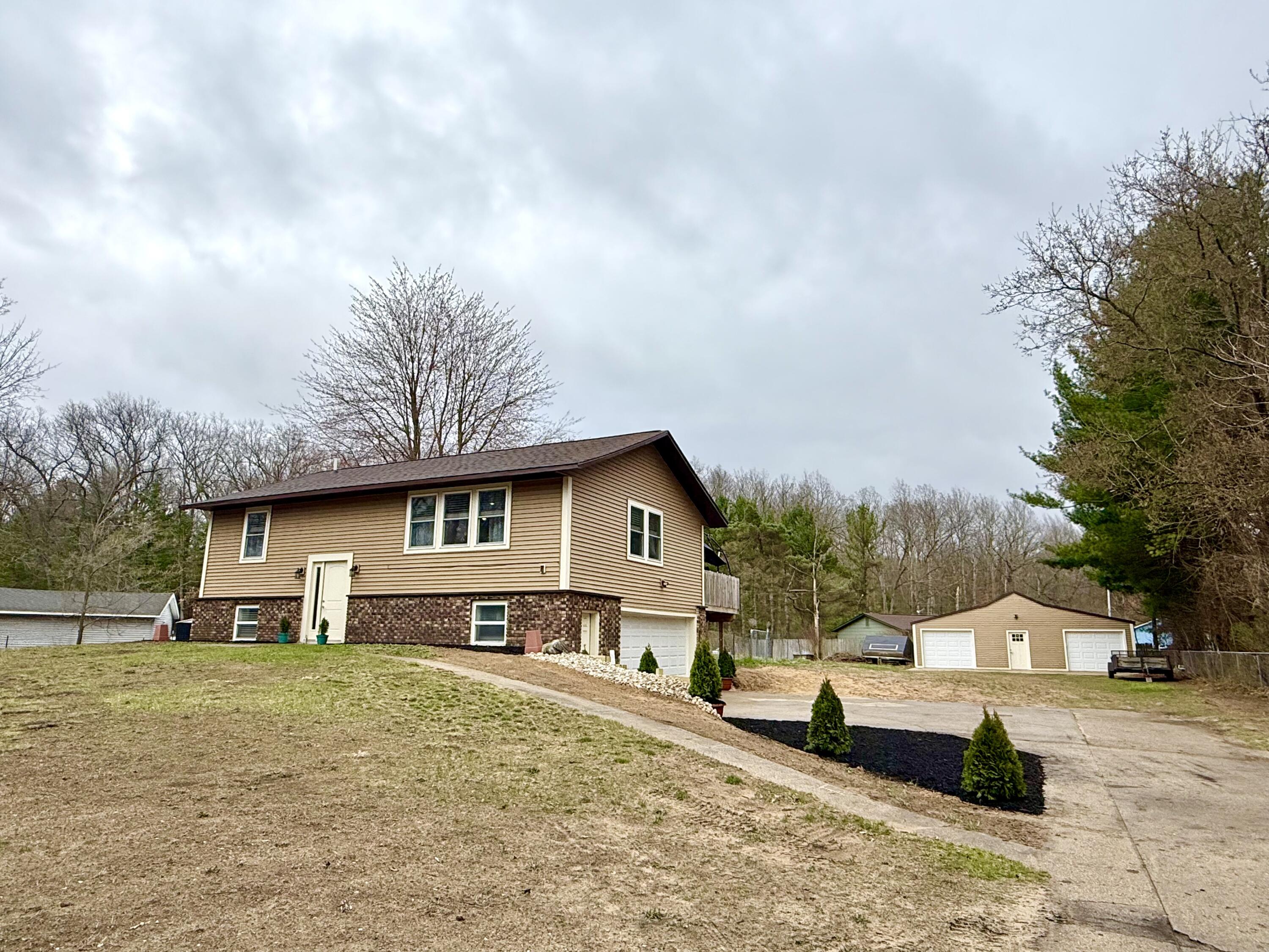 6204 Holton Road Property Photo