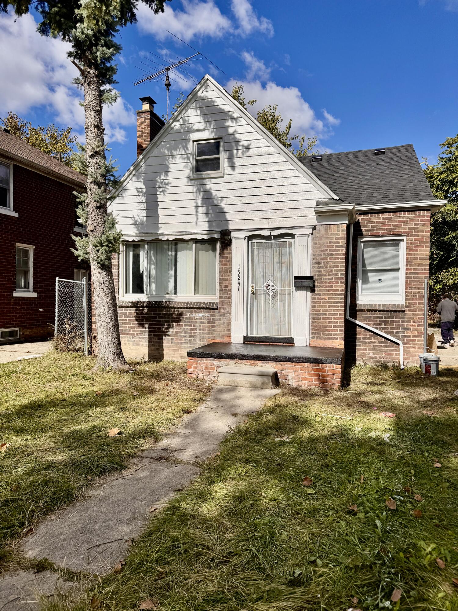 15241 Seymour Street Property Photo 1