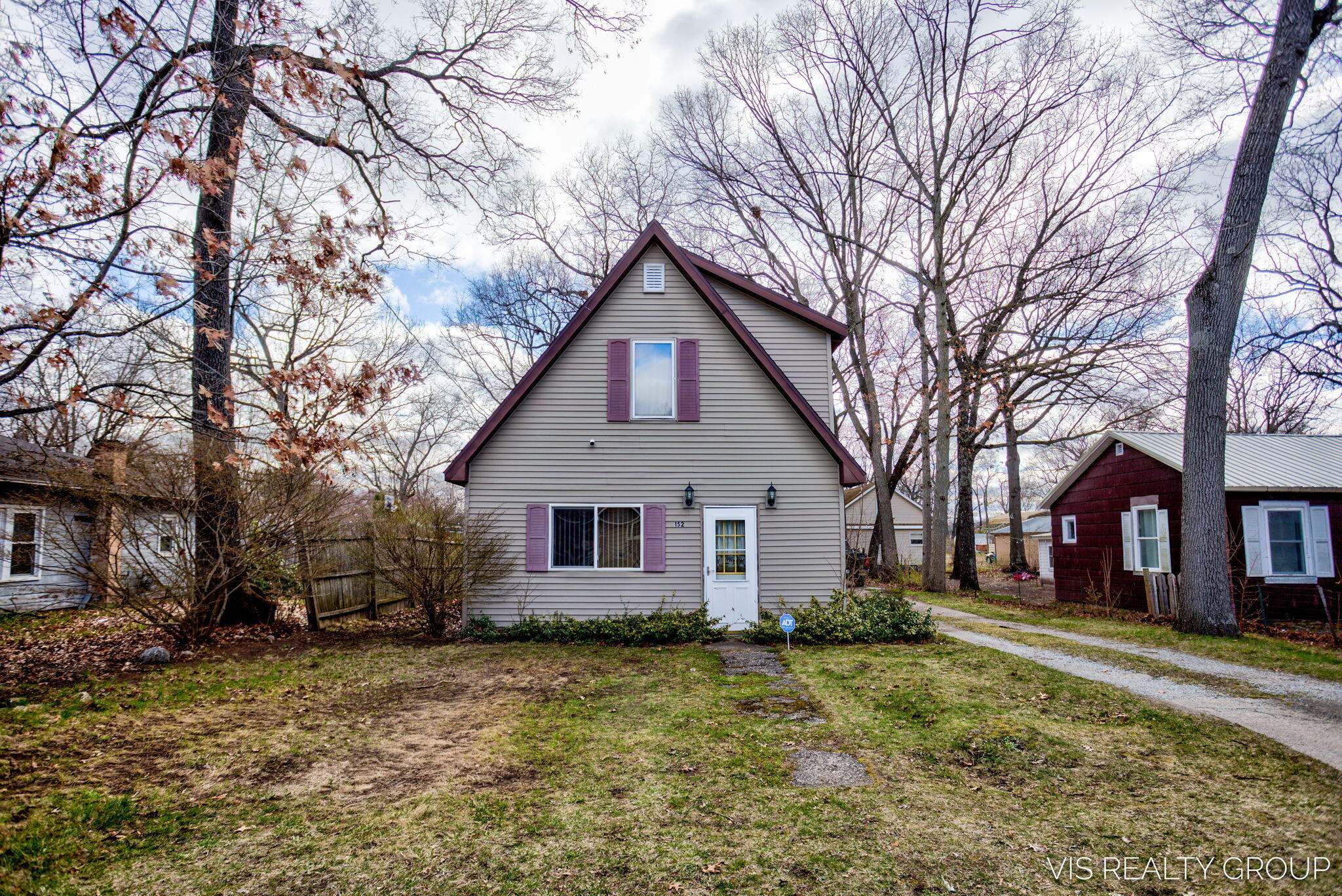 152 S Stewart Street Property Photo