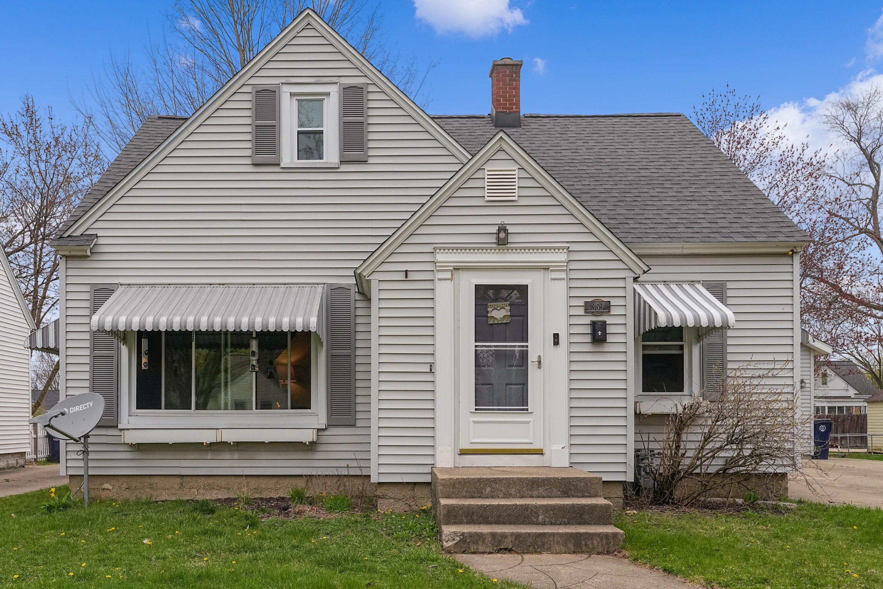 359 W 20th Street Property Photo