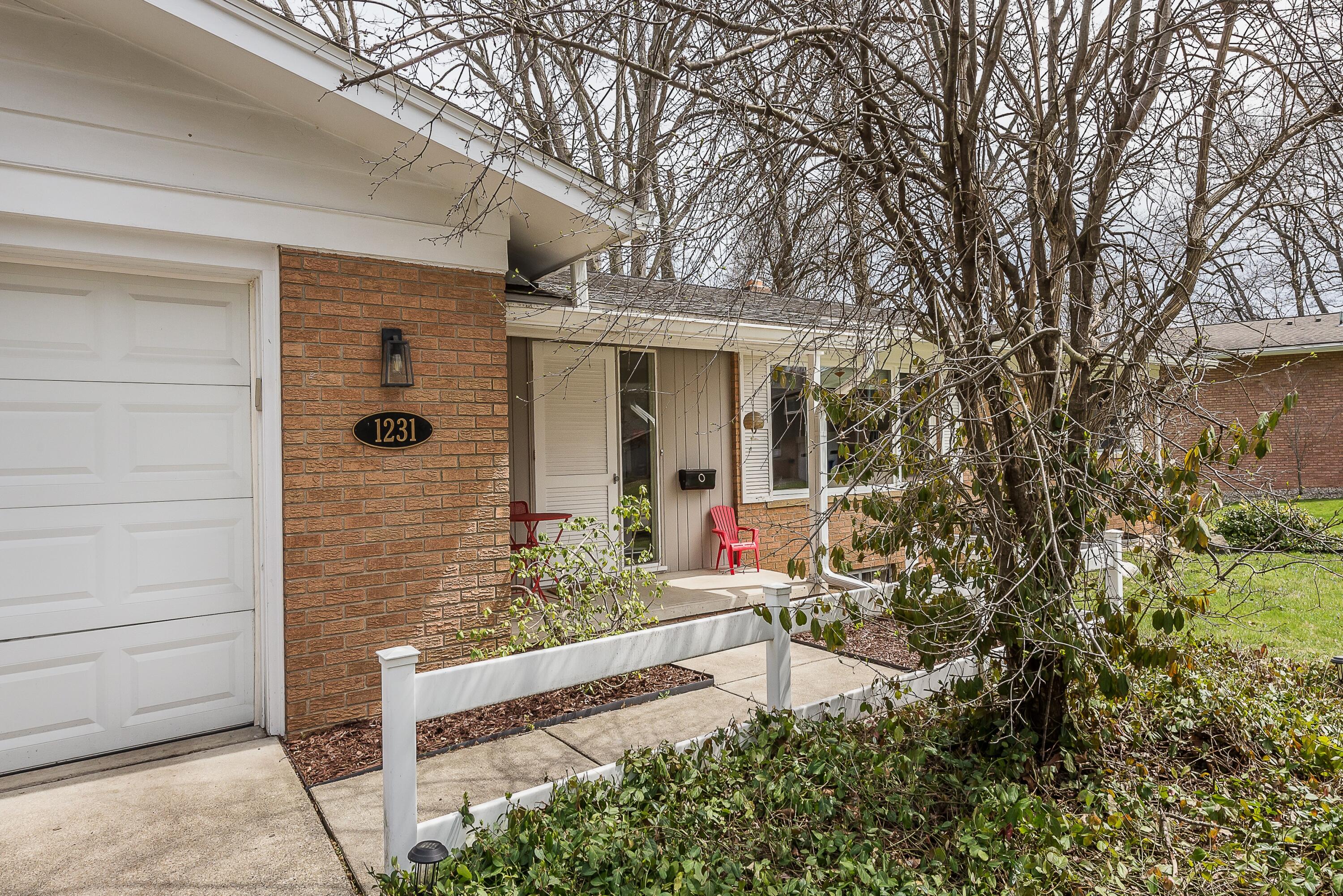 1231 Meadowbrook Avenue Property Photo