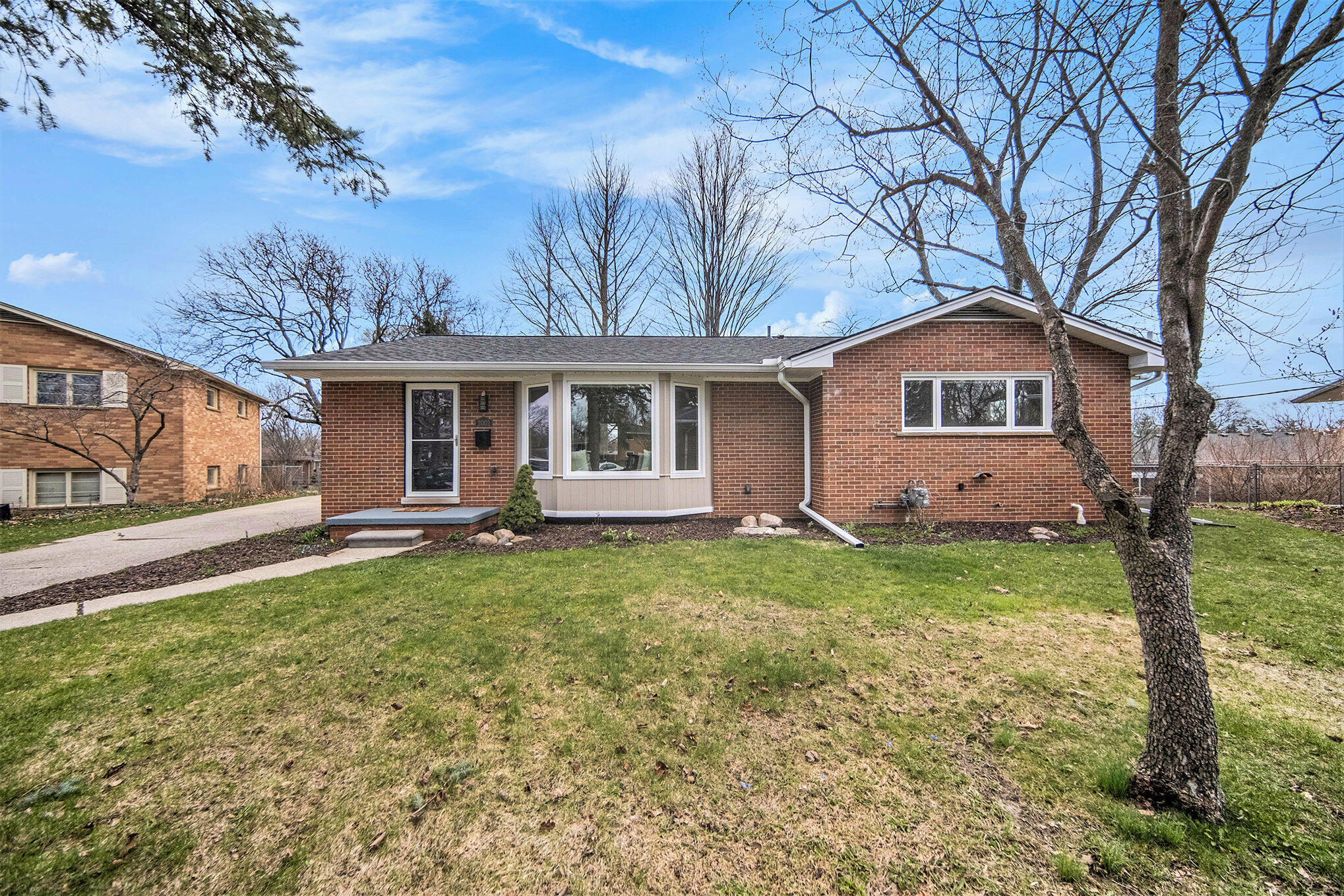 2002 Brampton Court Property Photo