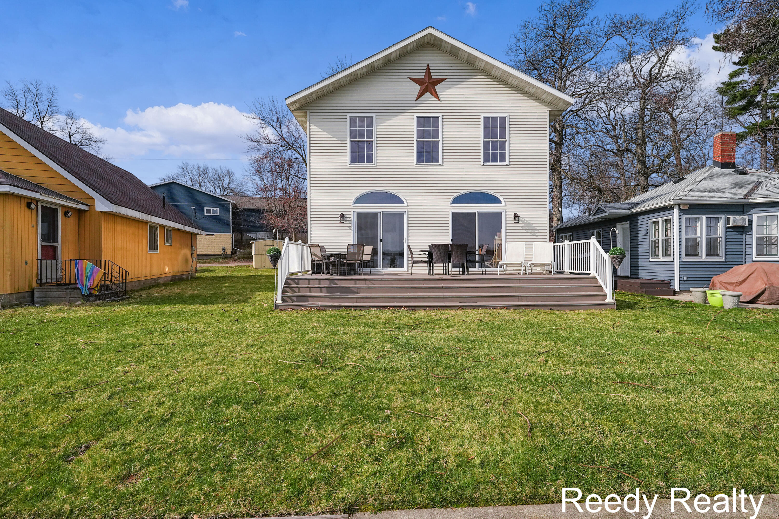 2688 Ottawa Drive Property Photo