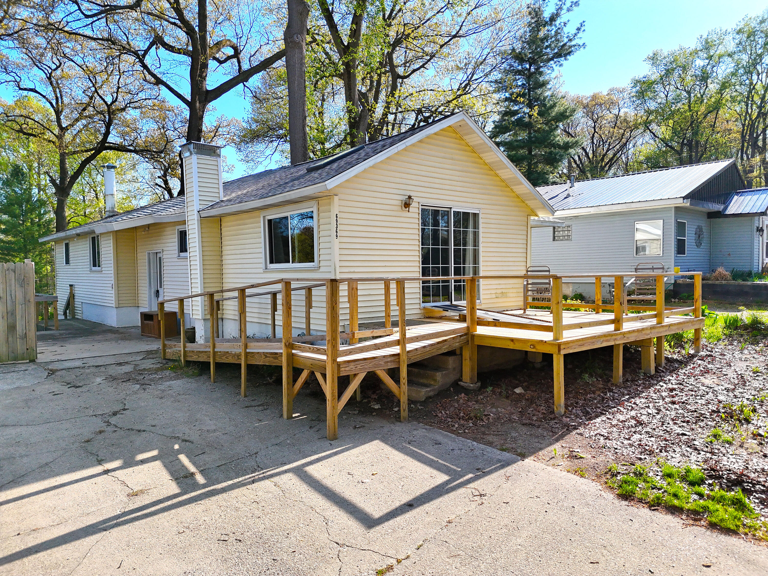 69369 Oak Street Property Photo