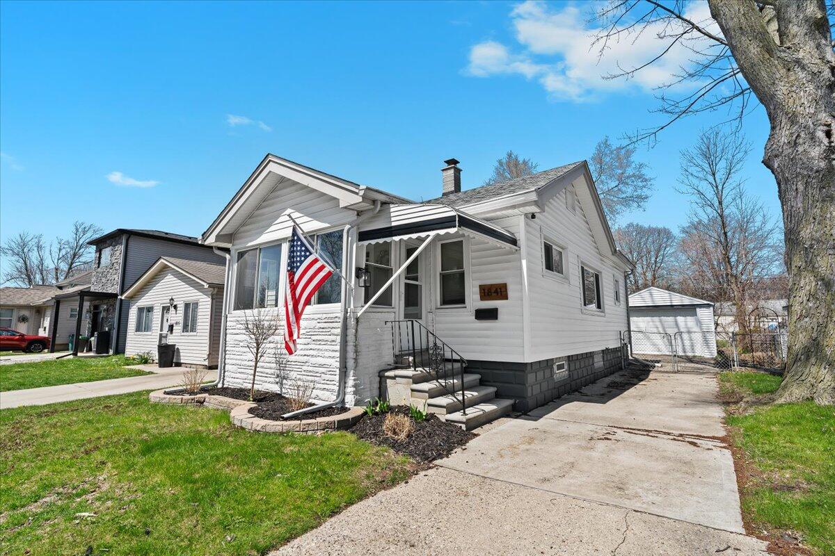 1841 College Street Property Photo