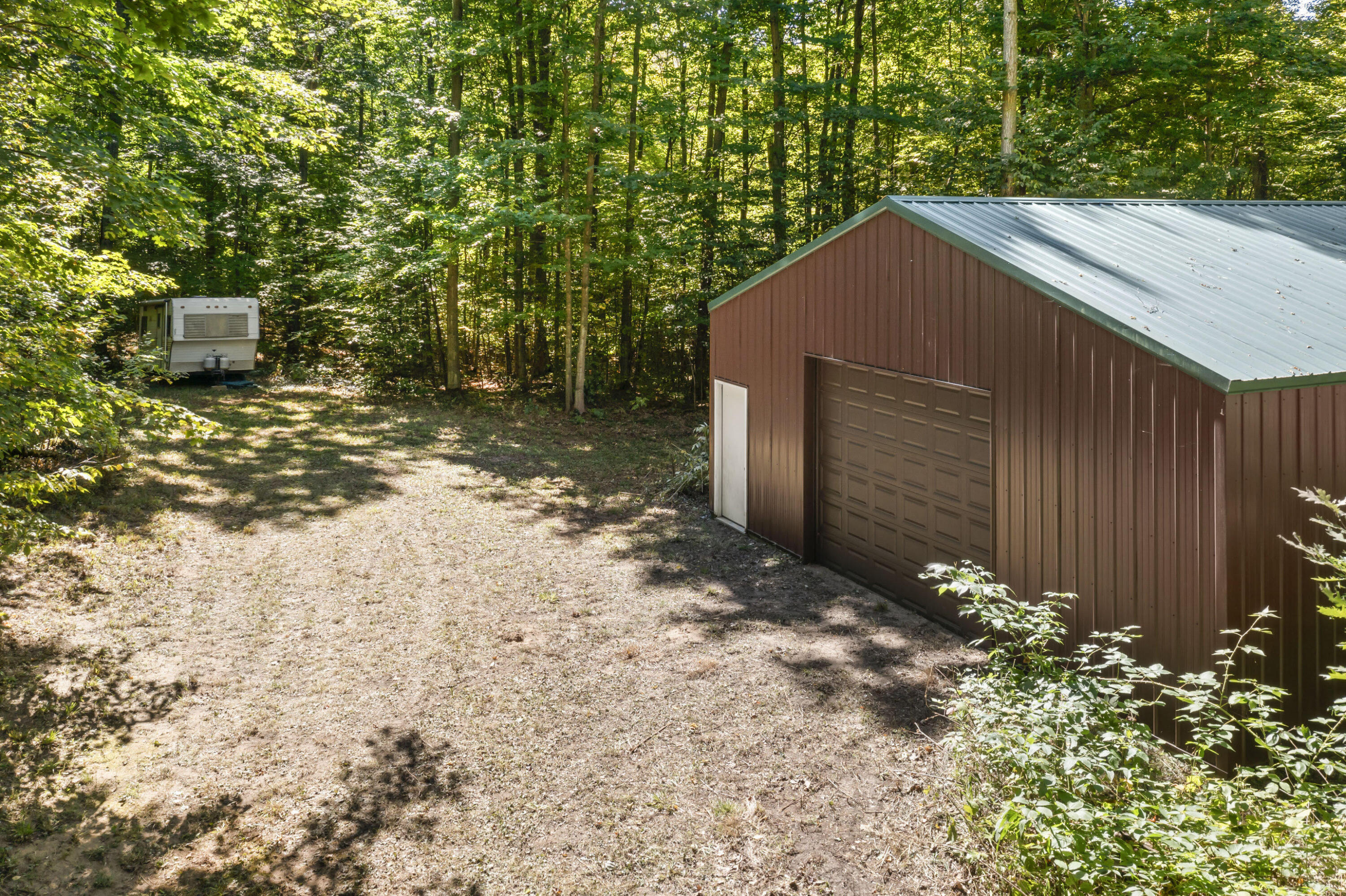 7045 King Road Property Photo