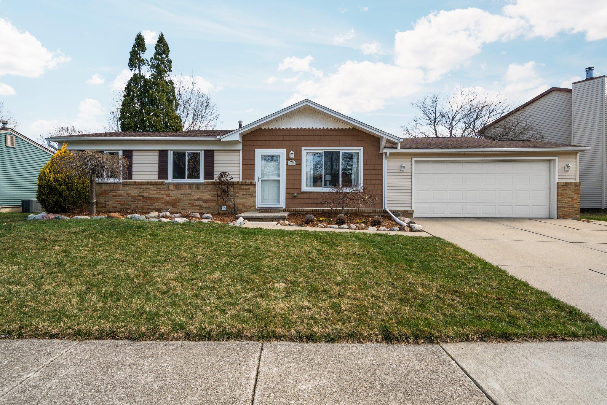 43758 Yorktown St. Street Property Photo