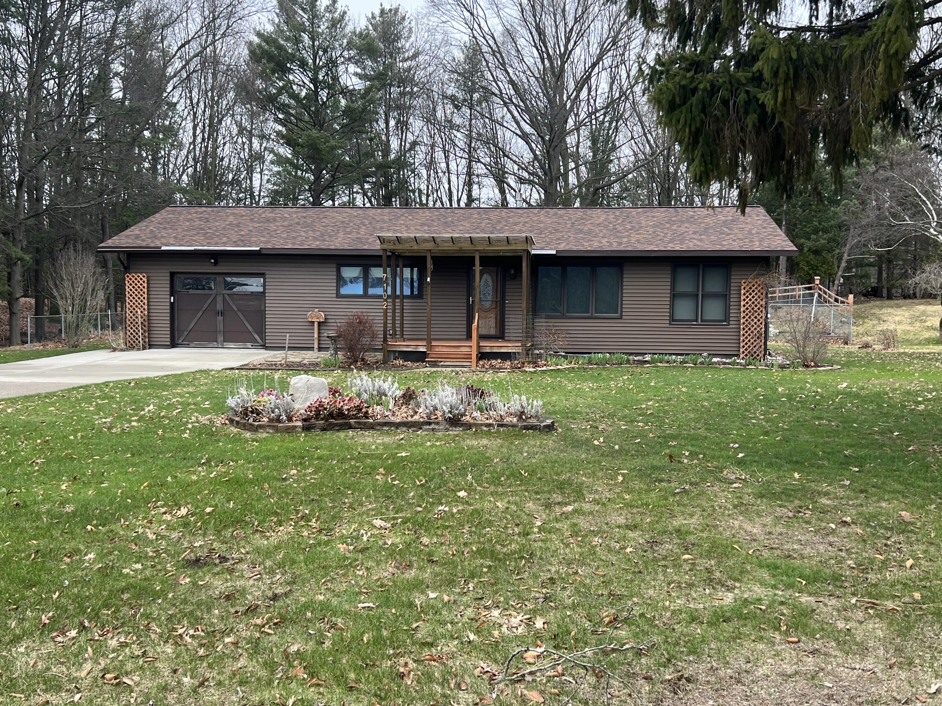7102 W Abrahamson Property Photo