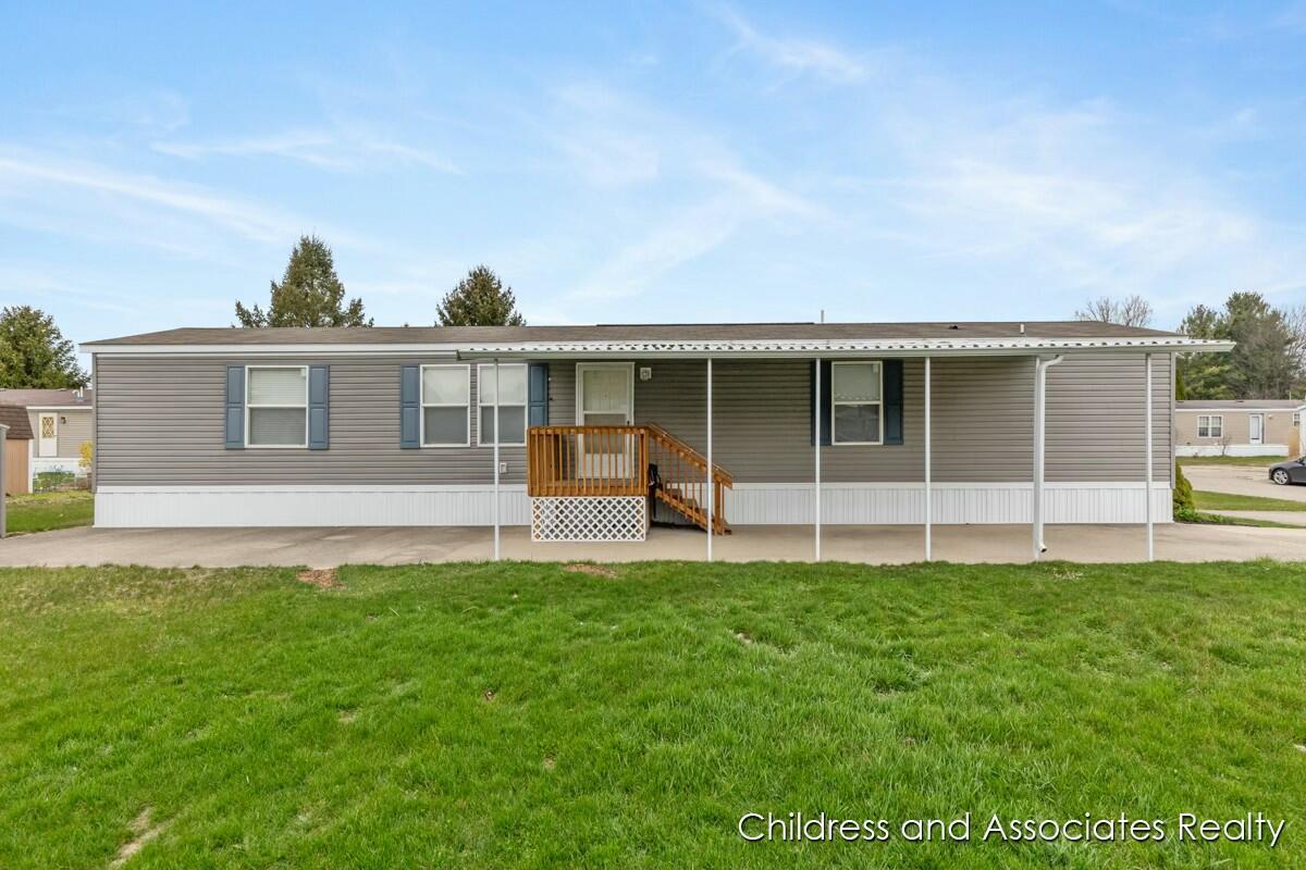7381 Woods Edge Drive Ne Property Photo