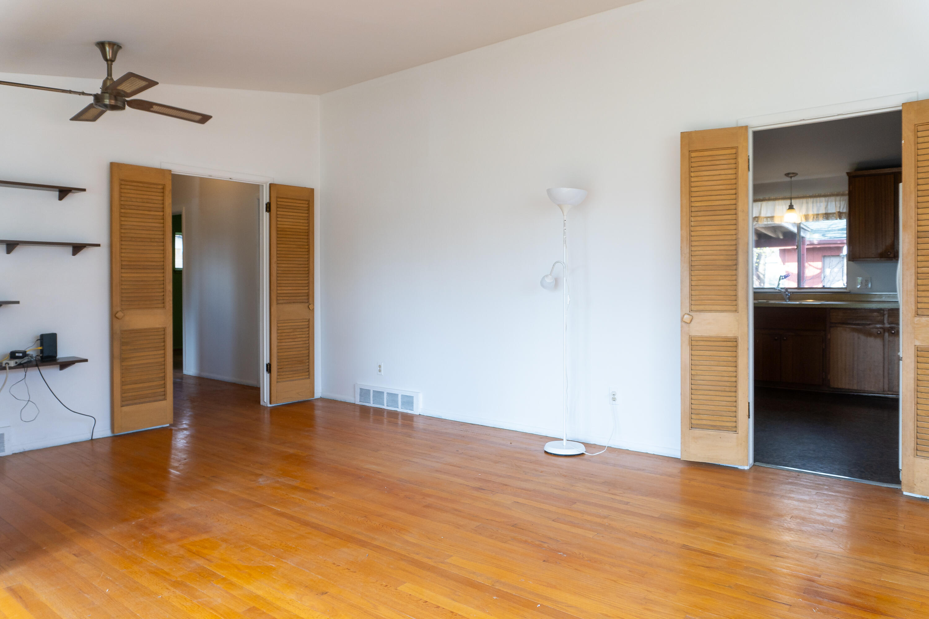 8537 Mercedes Property Photo 9