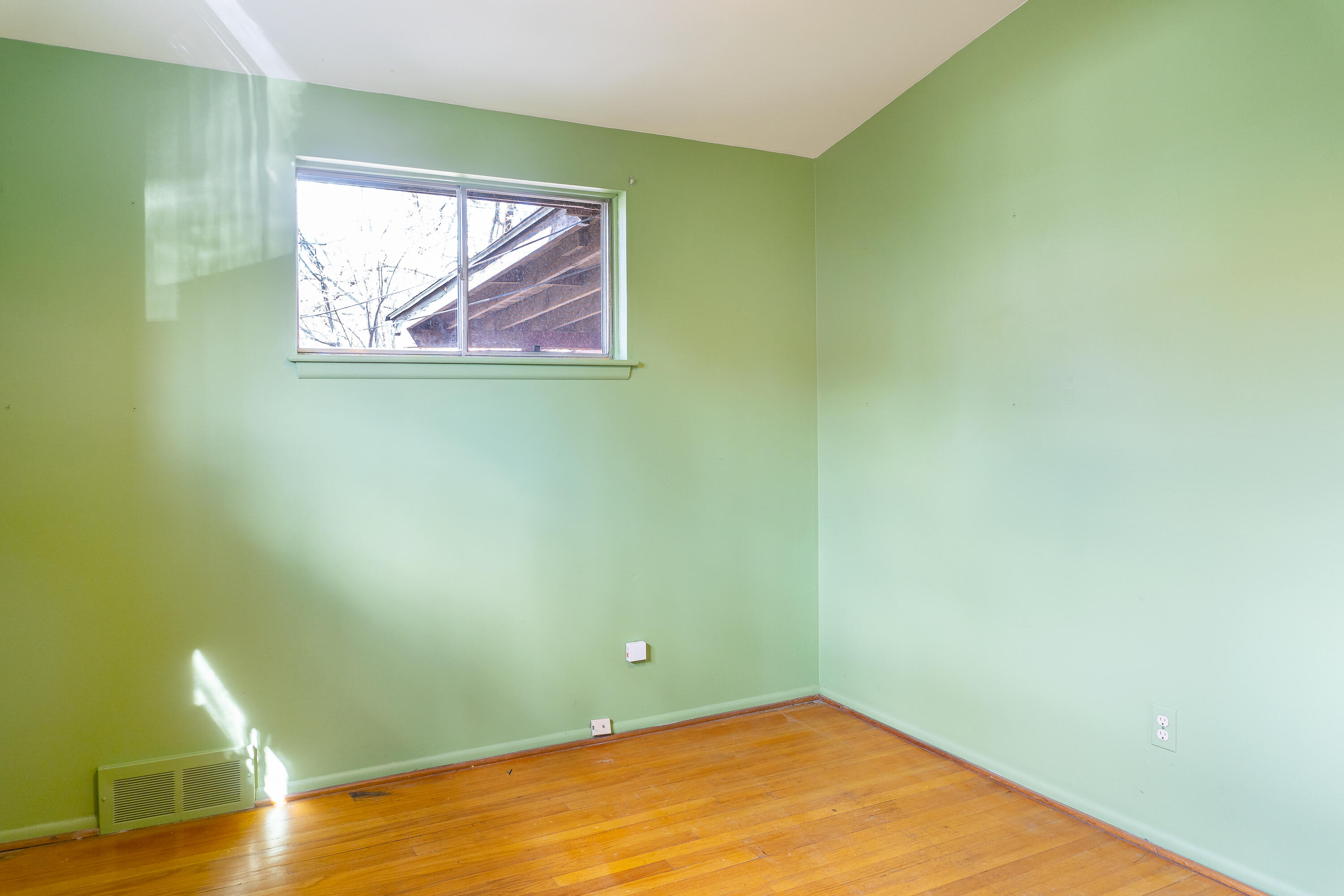 8537 Mercedes Property Photo 21