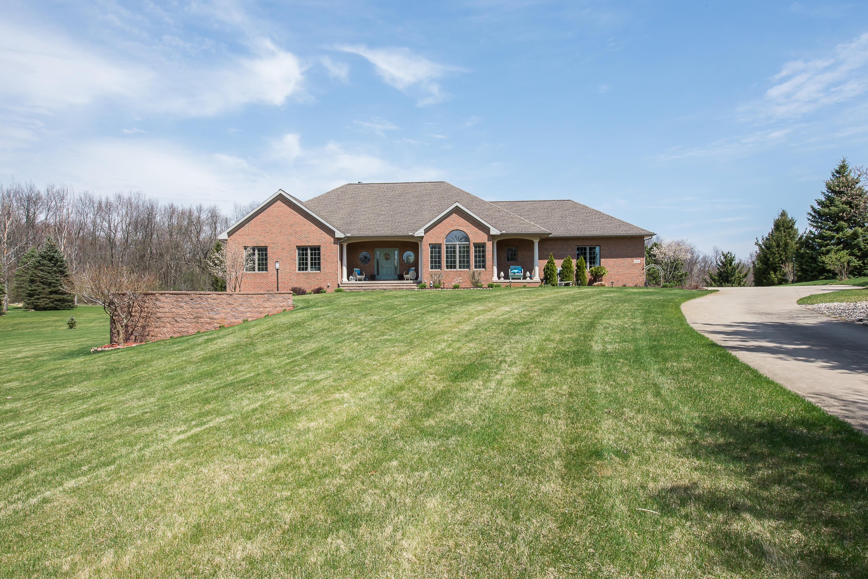 834 Joseph Court Property Photo