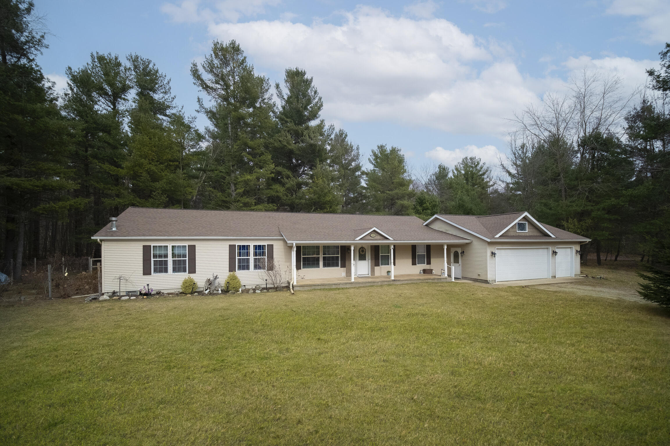 9155 Ivanhoe Drive Property Photo
