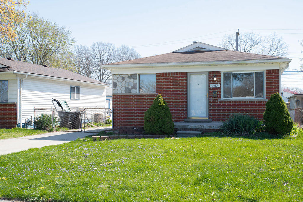 6485 Madison Street Property Photo