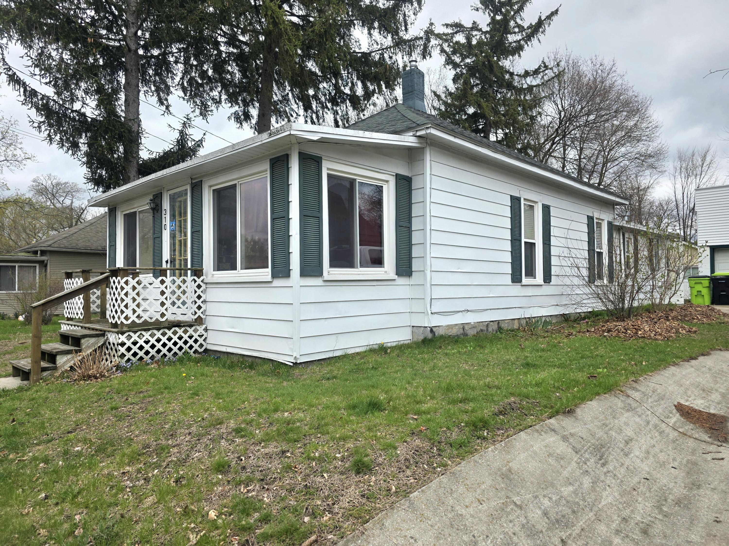 310 E Coffern Avenue Property Photo