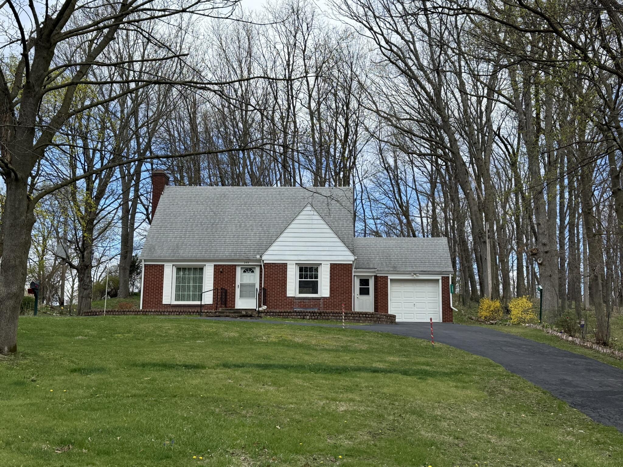 203 W Bacon Street Property Photo
