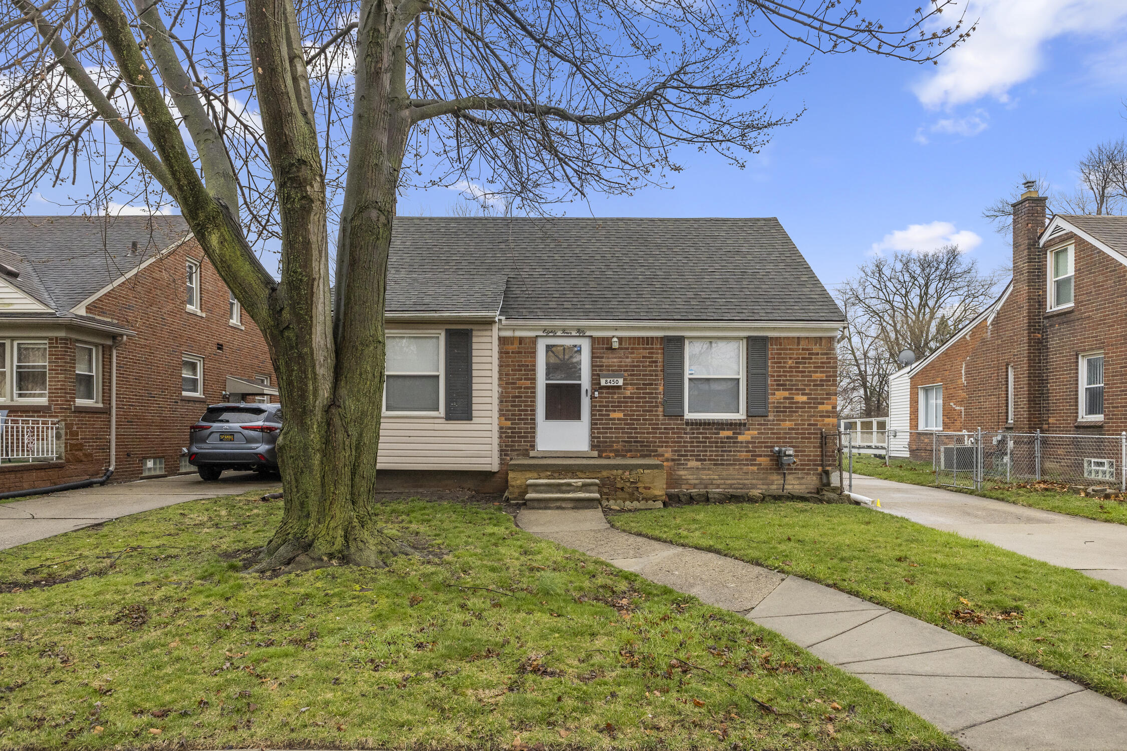 8450 Warren Boulevard Property Photo