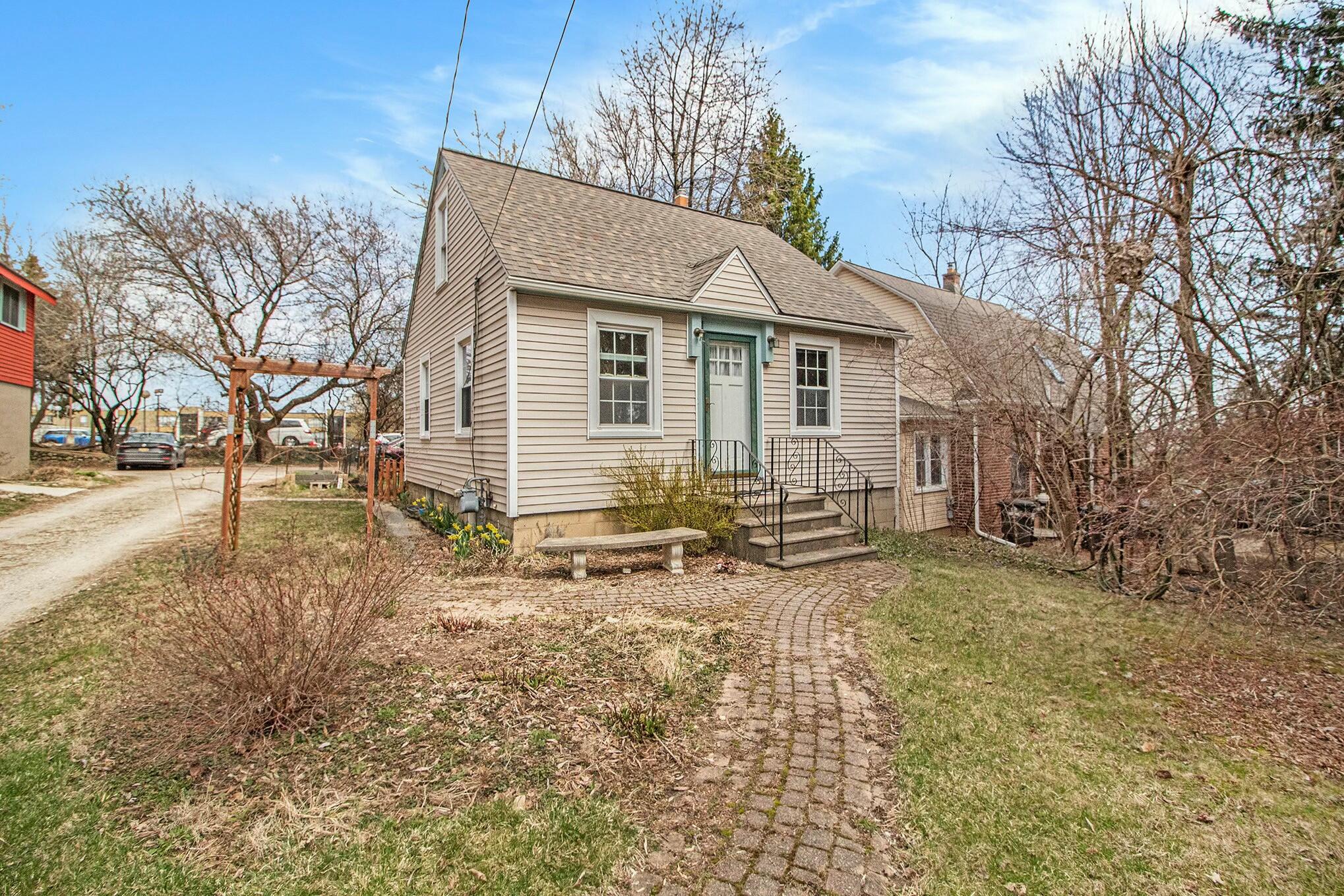 1705 Broadway Street Property Photo