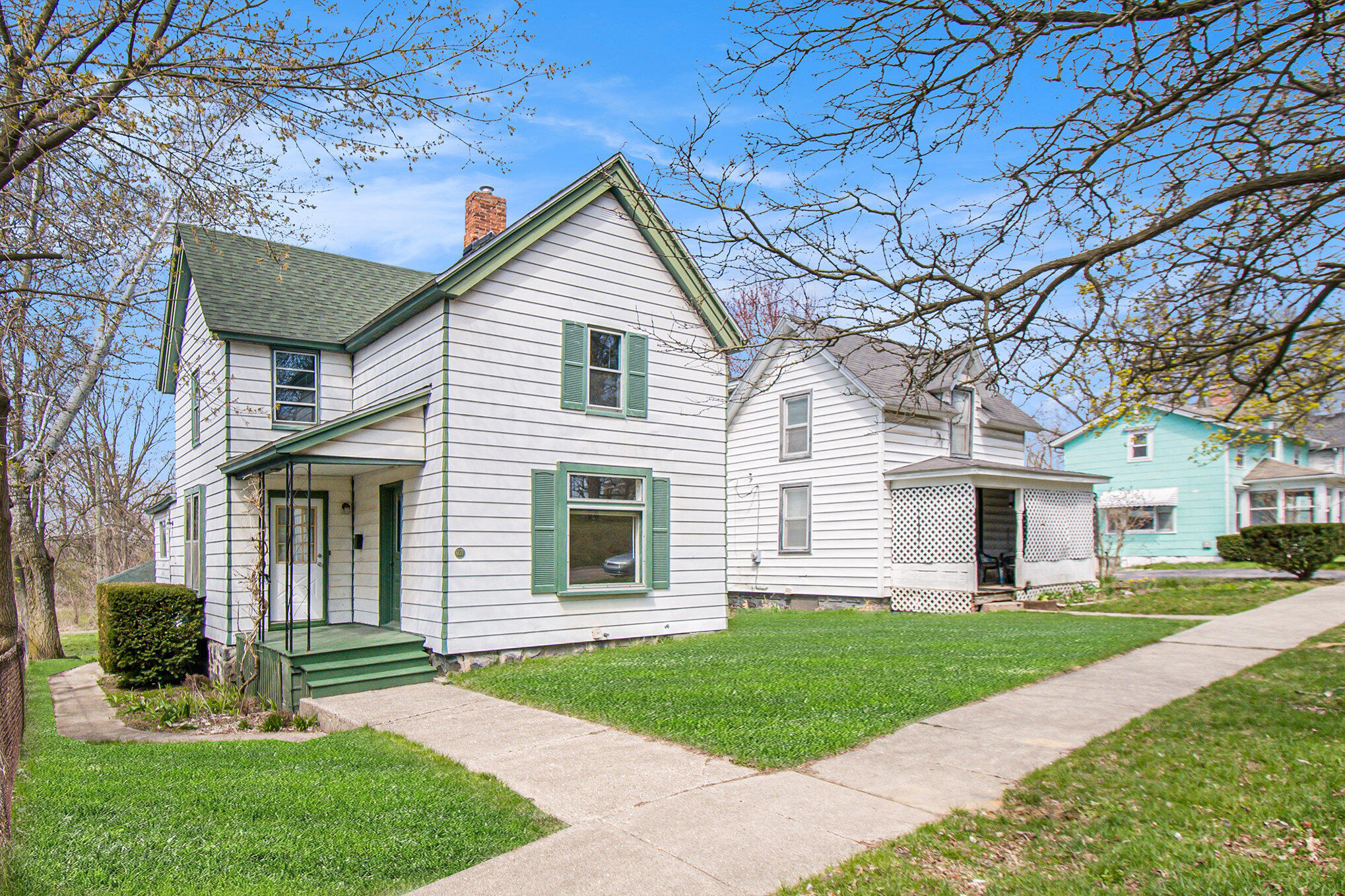 607 N River Street Property Photo