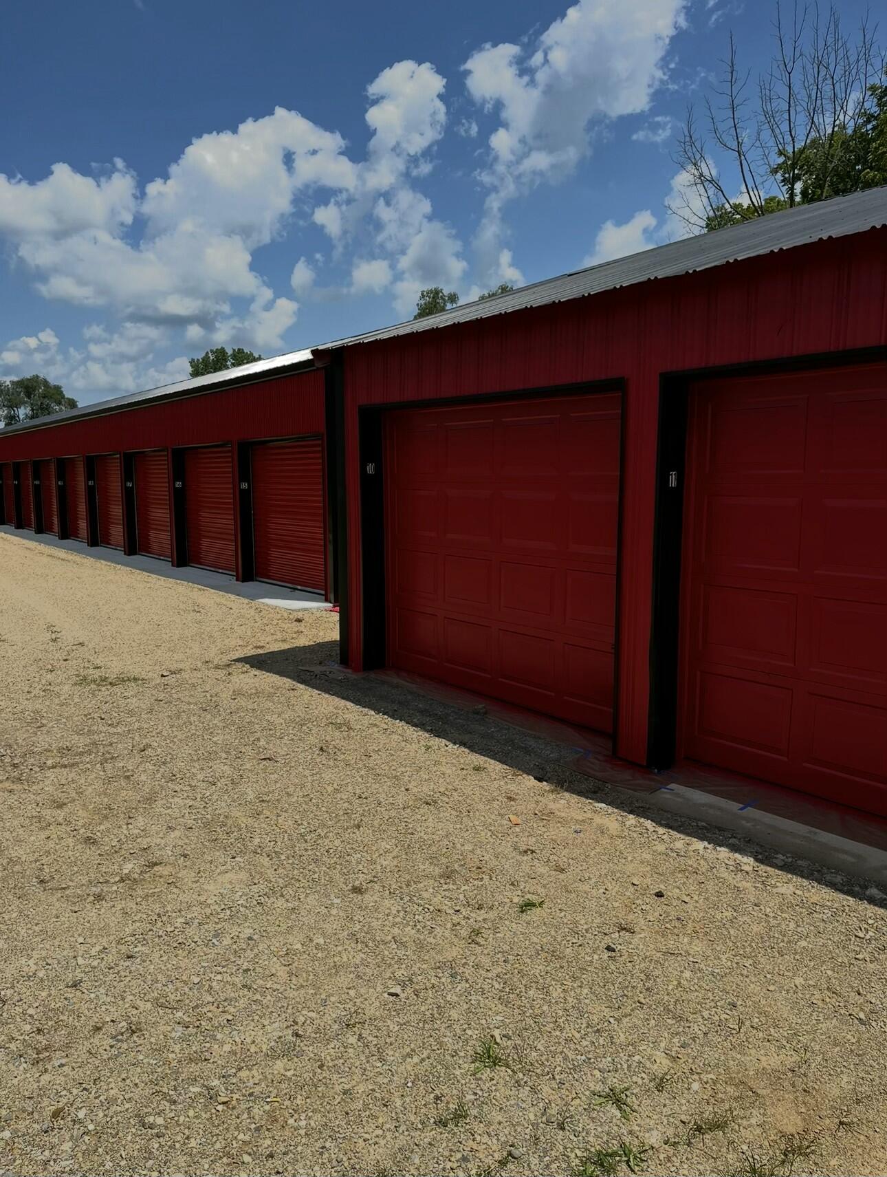 315 E Railroad Street Property Photo