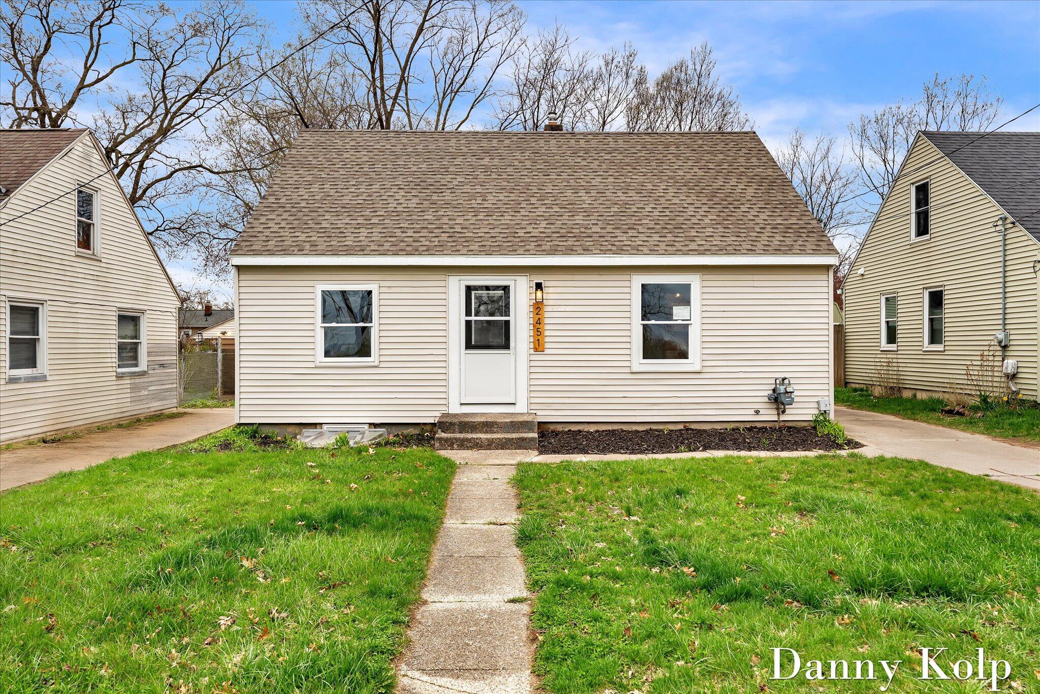 2451 Noel Avenue Sw Property Photo