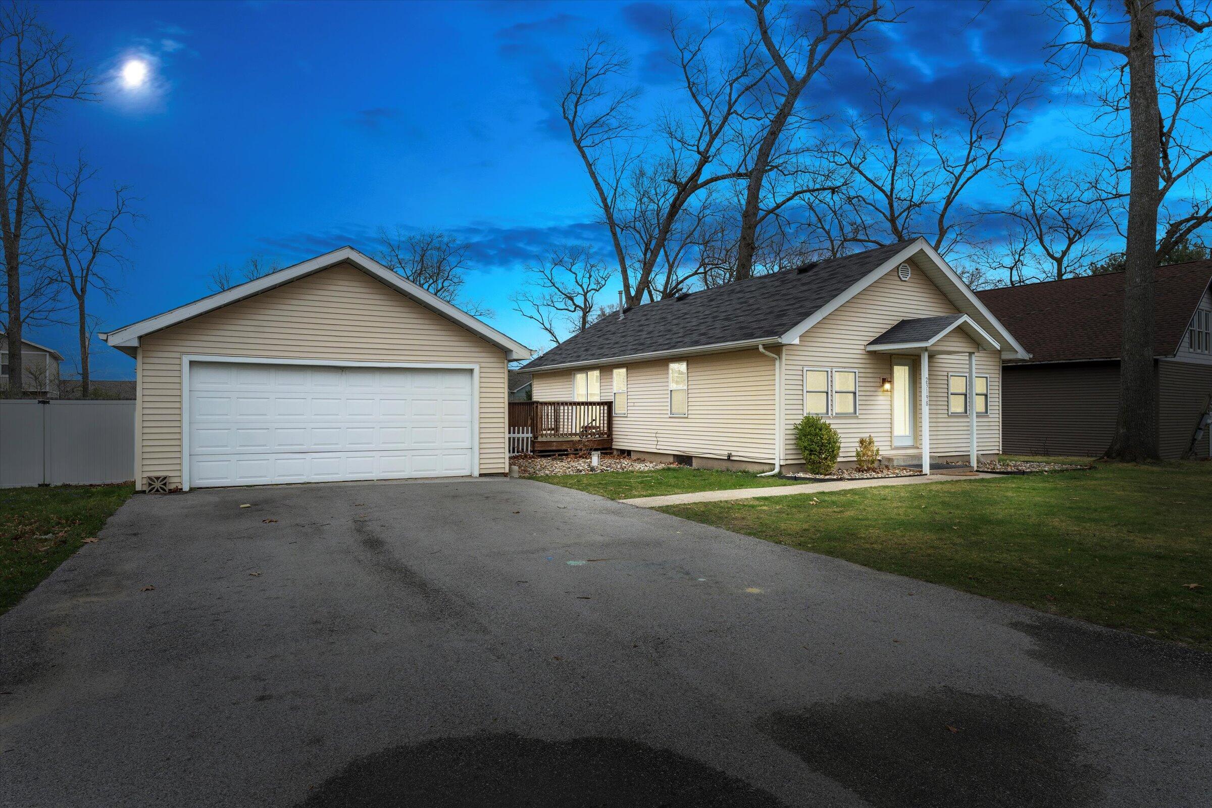 23198 South Street Property Photo