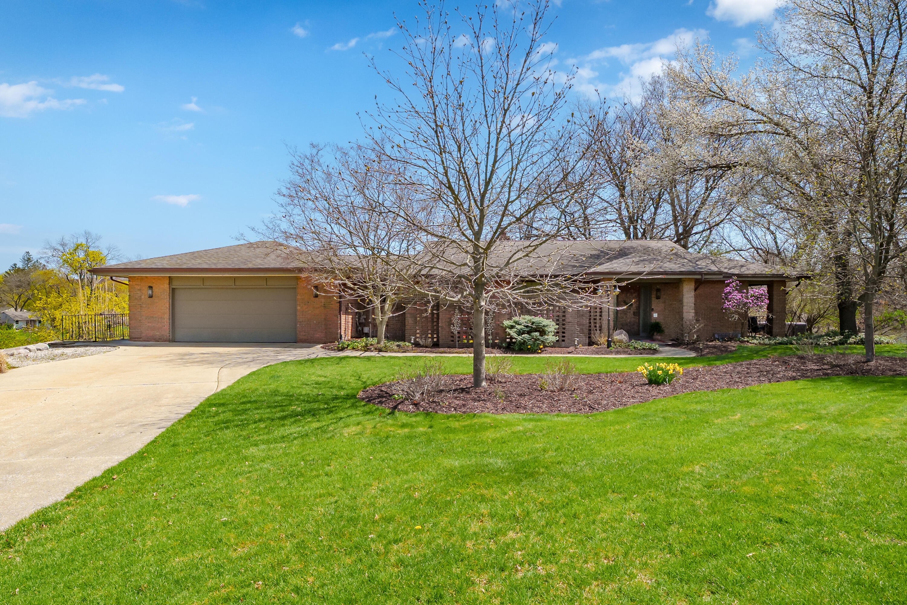 4344 Roxbury Lane Property Photo 1