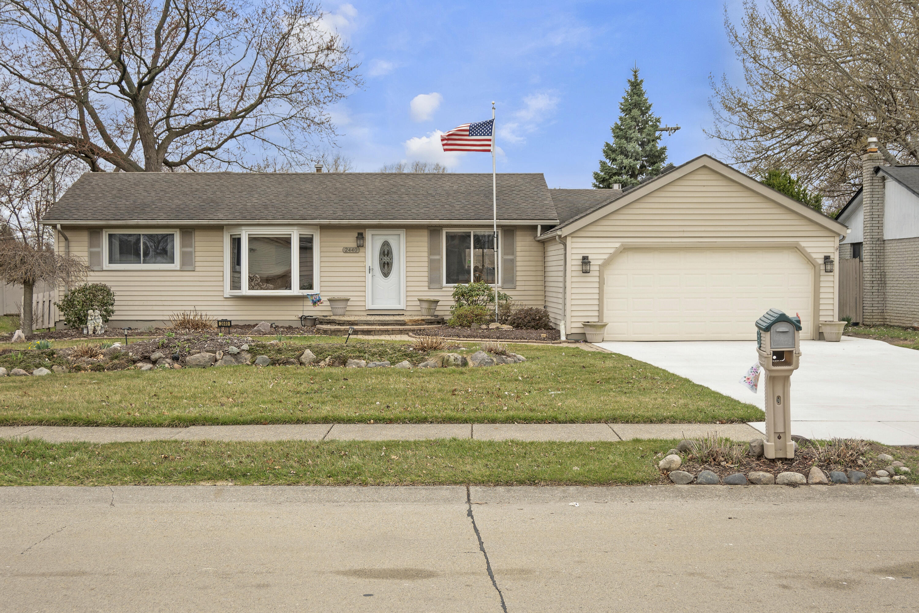 2440 Lindell Road Property Photo