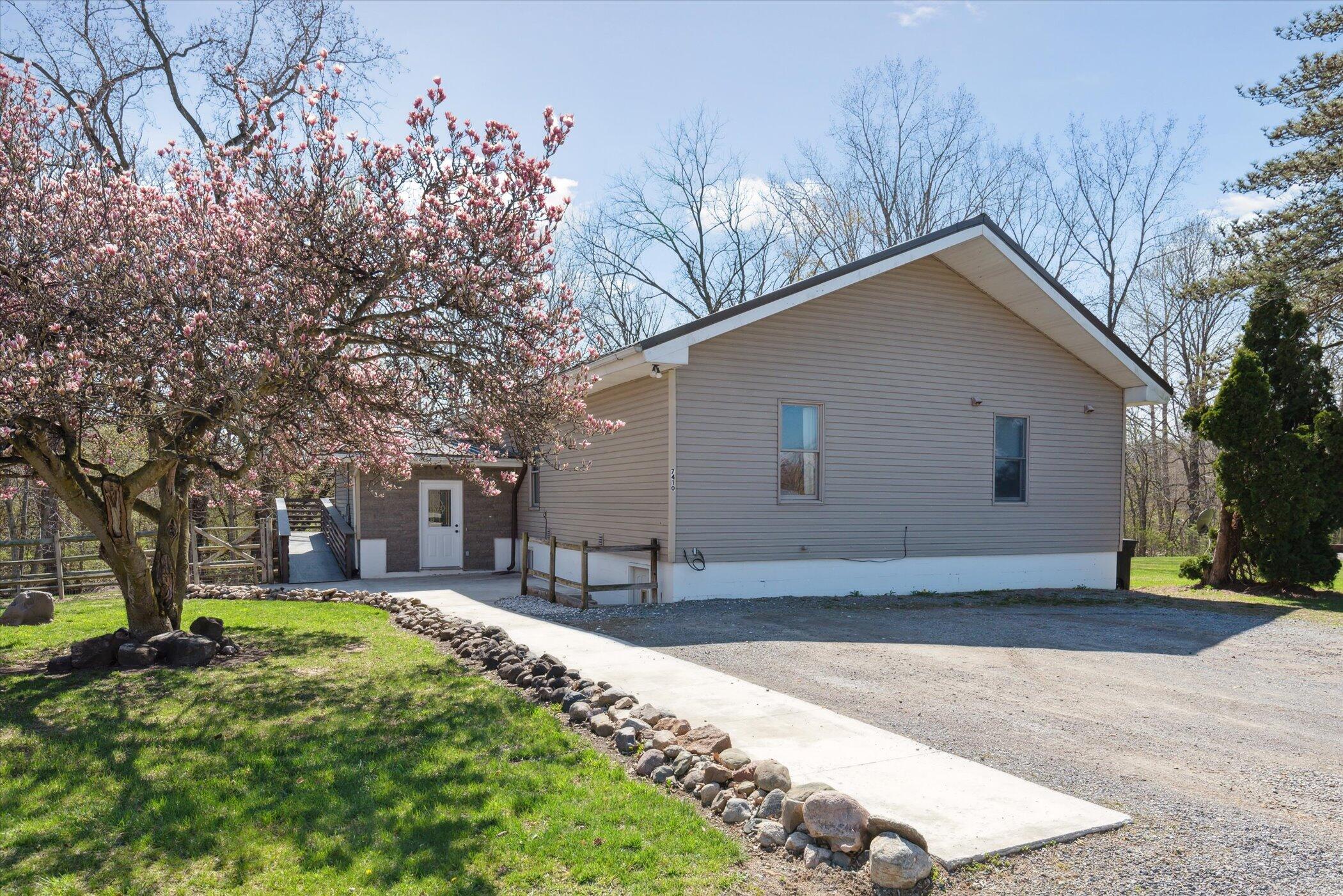 7410 Warwick Road Property Photo