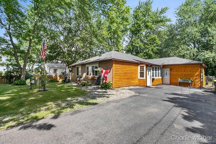 1108 W Cass Street Property Photo