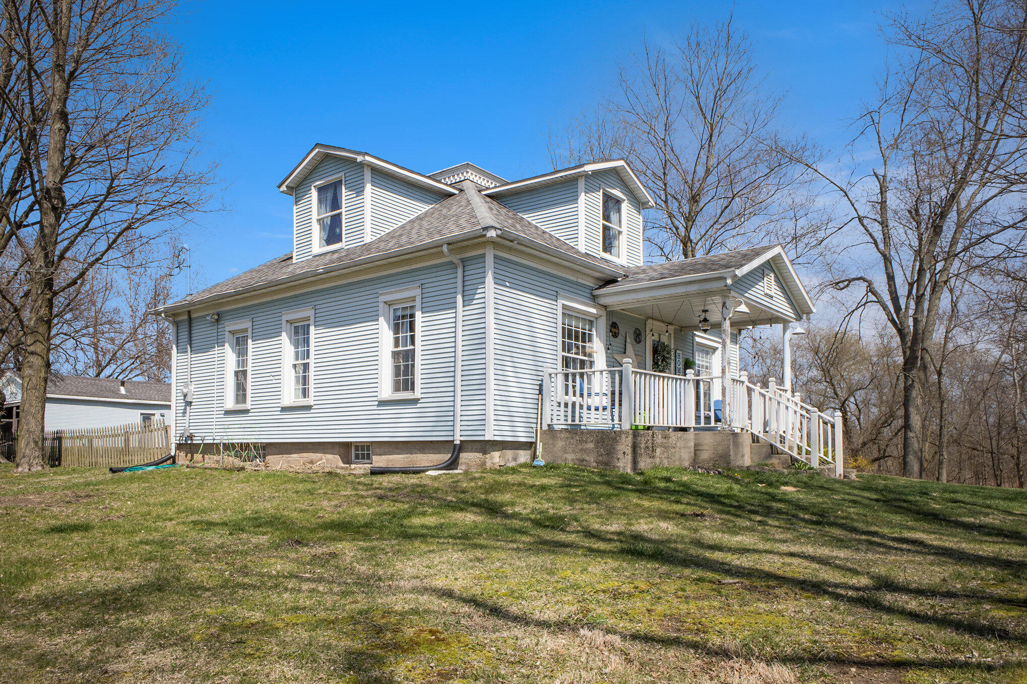 4426 W Colby Road Property Photo 5