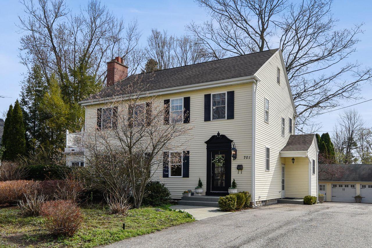 701 S Elm Street Property Photo