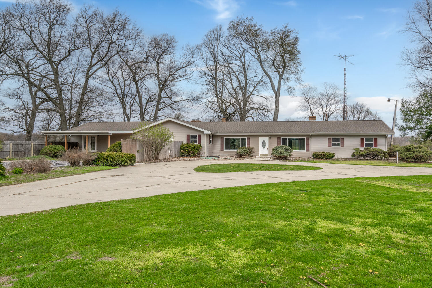 11886 Riverside Drive Property Photo