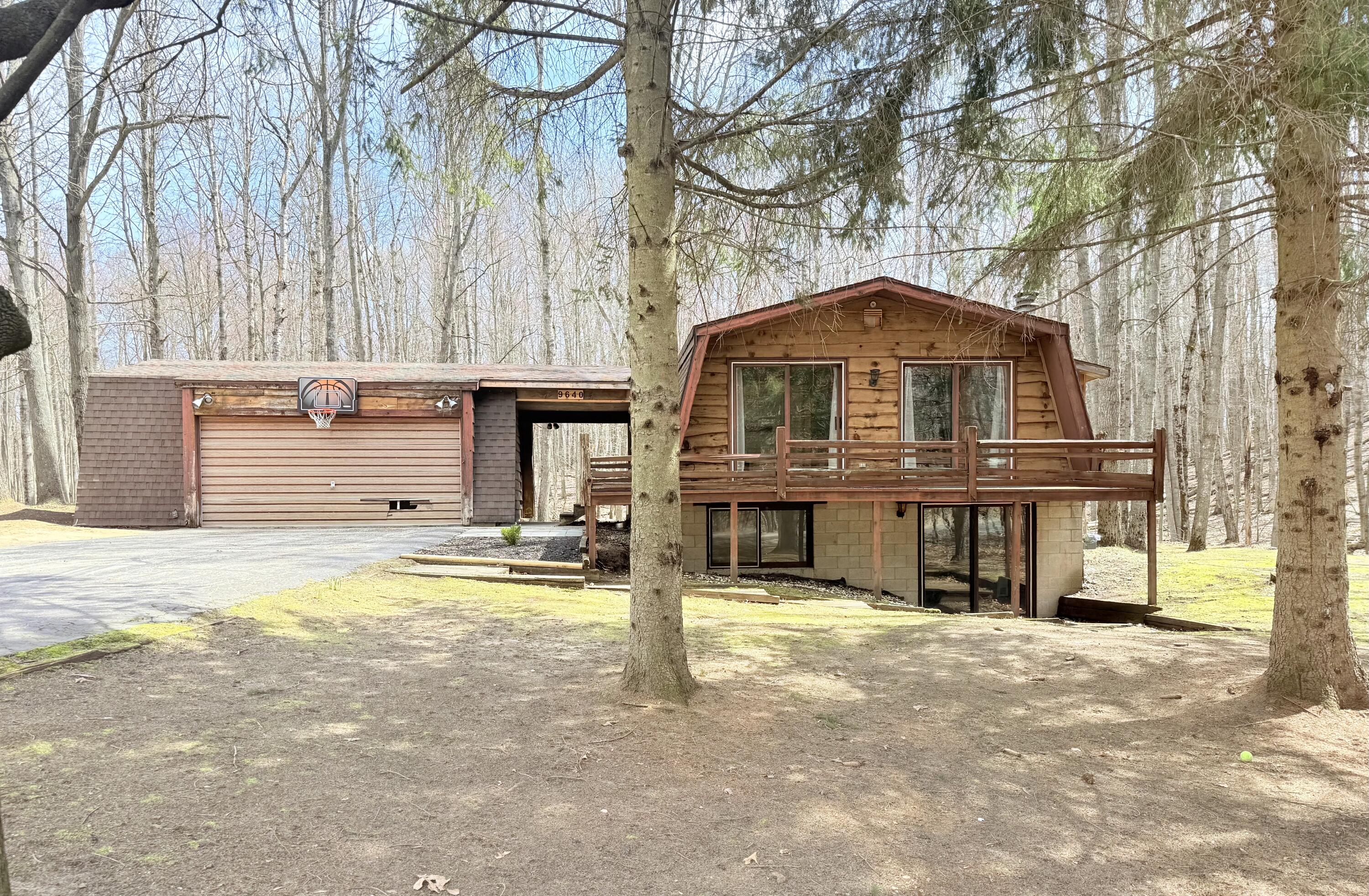 Canadian Lakes Real Estate Listings Main Image