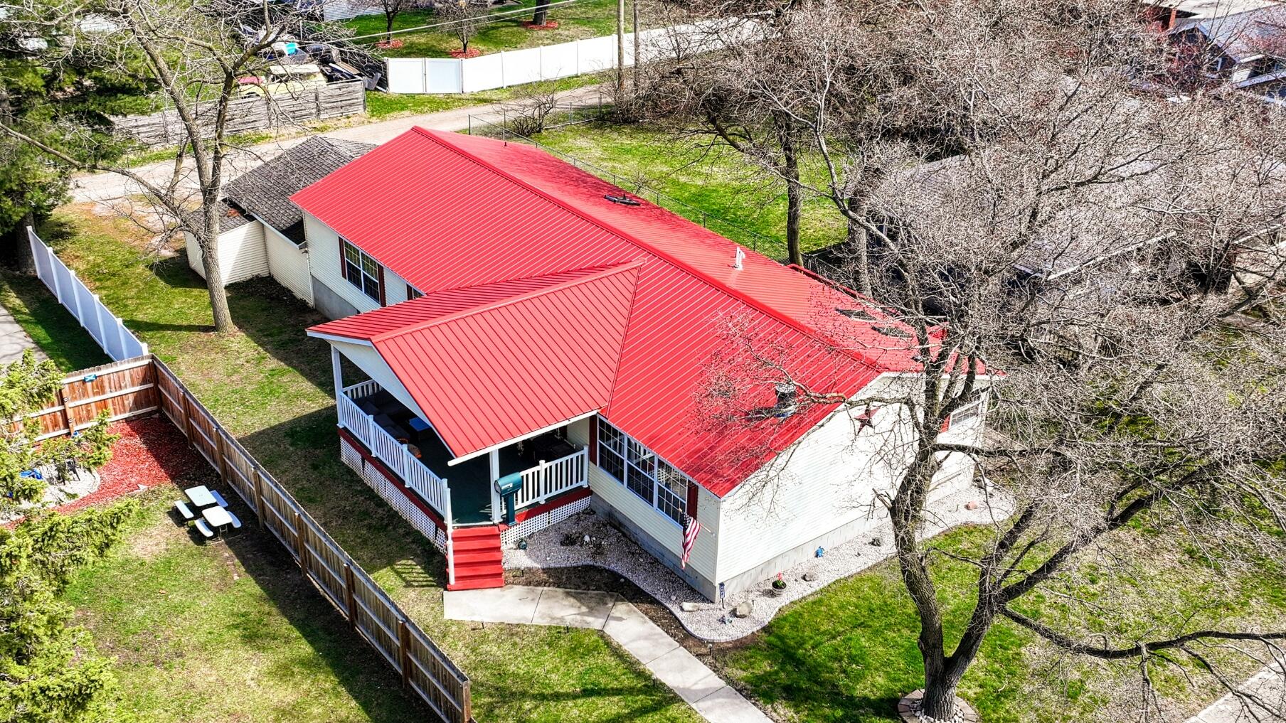 505 E Pere Marquette Street Property Photo