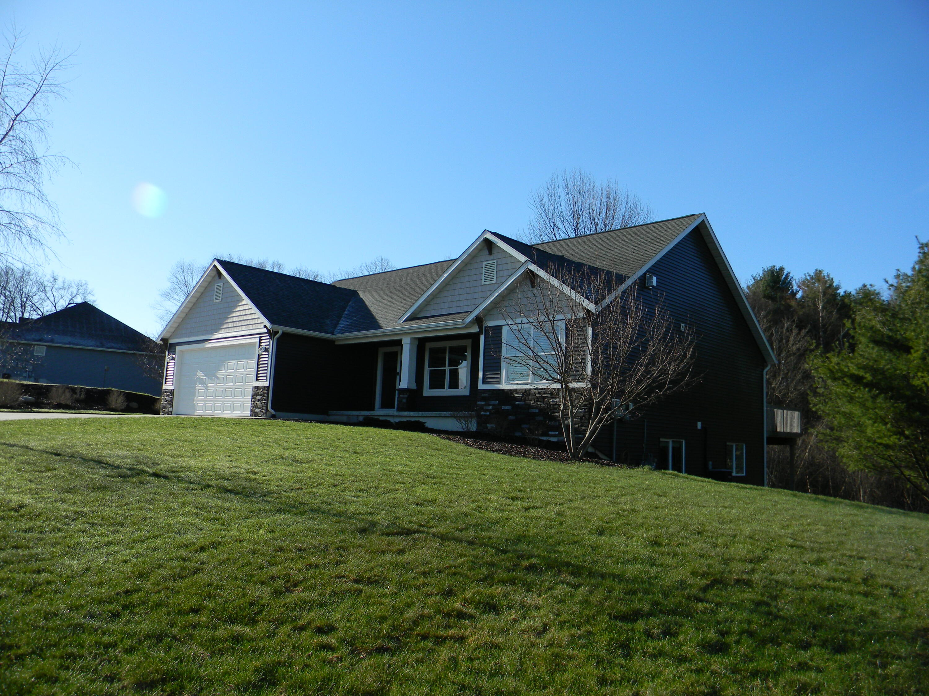 1365 N Hillside Drive Property Photo