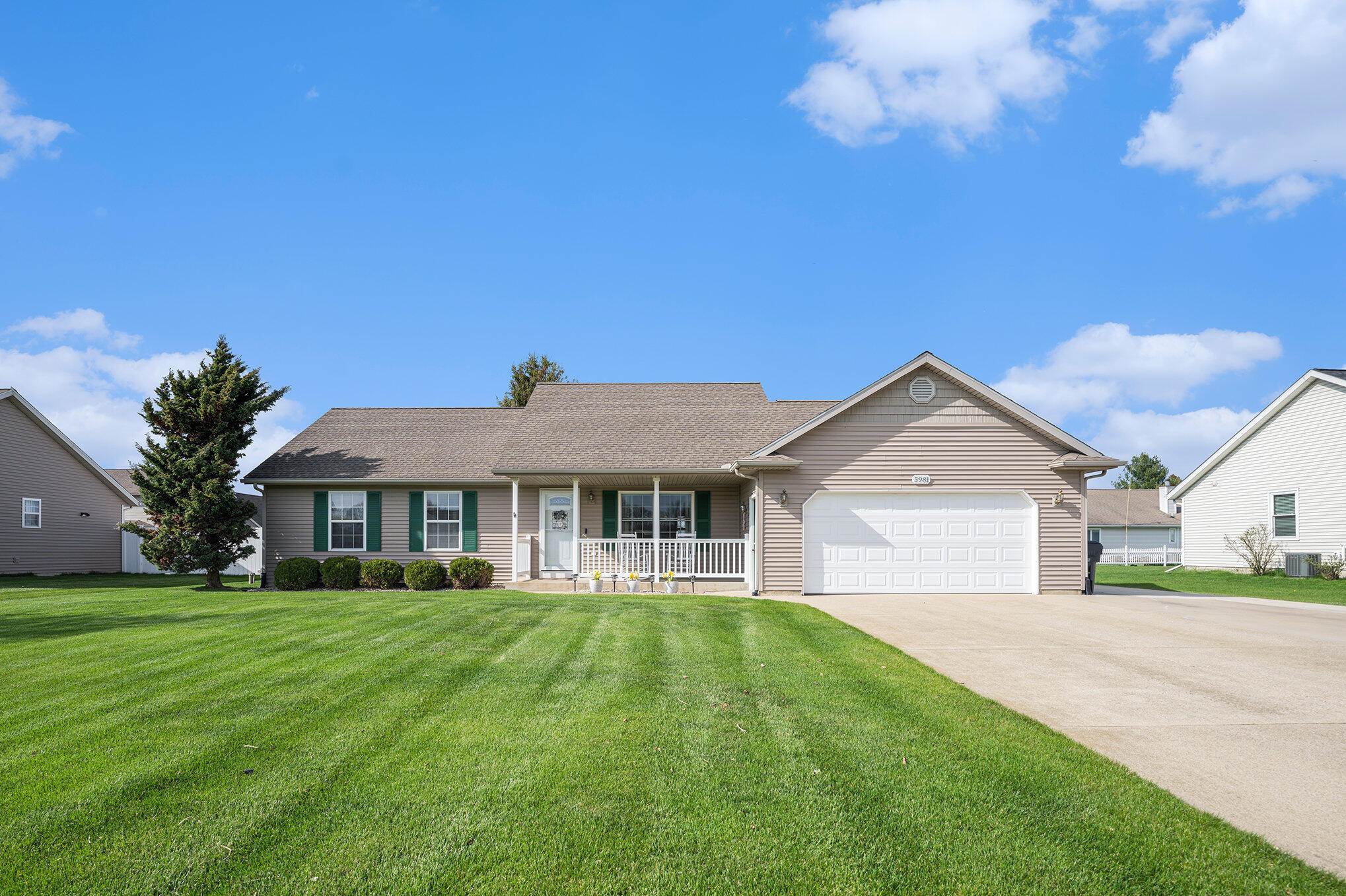 5981 Wheatlands Avenue Property Photo