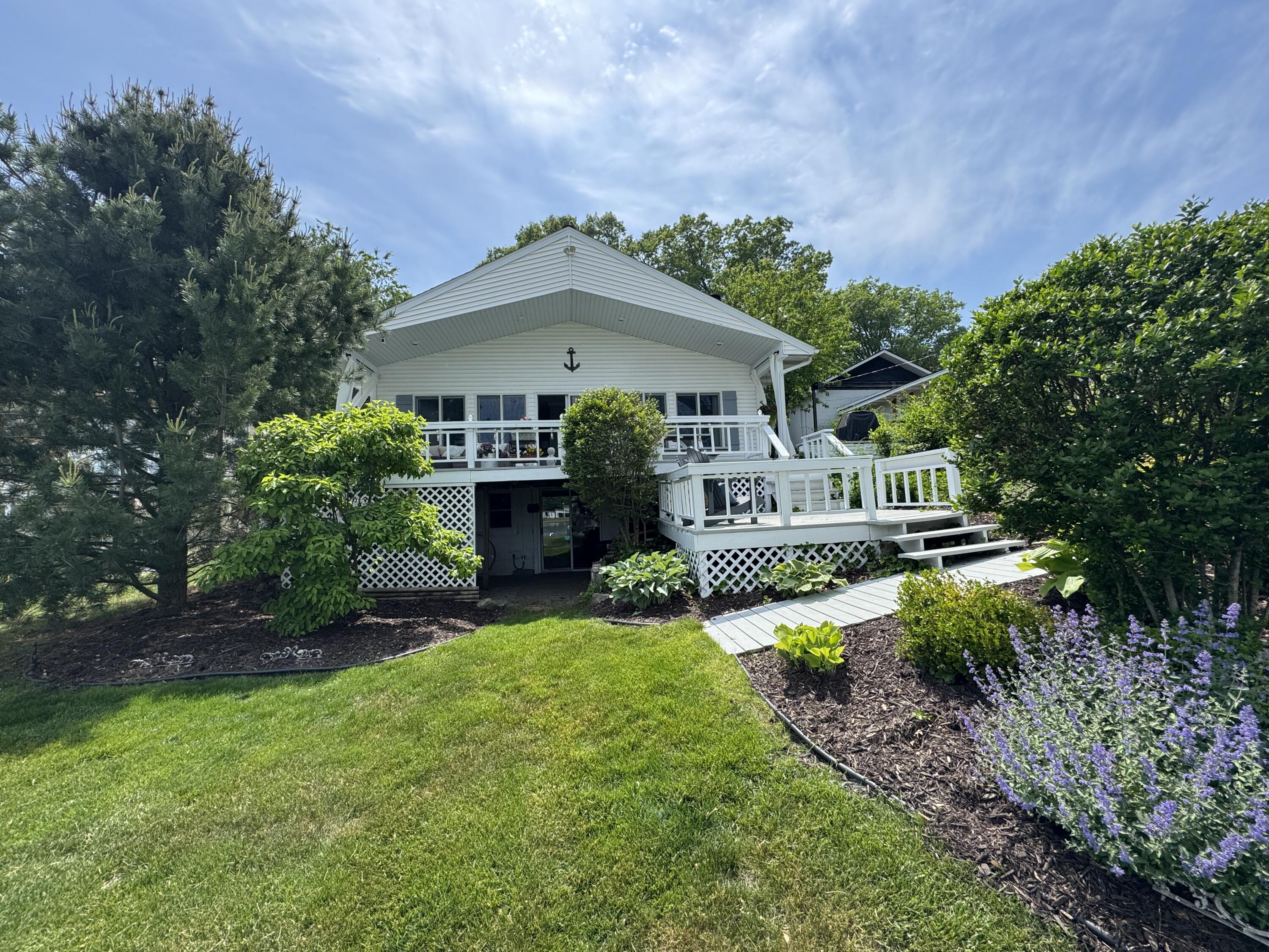 16933 Royal Lane Property Photo 1